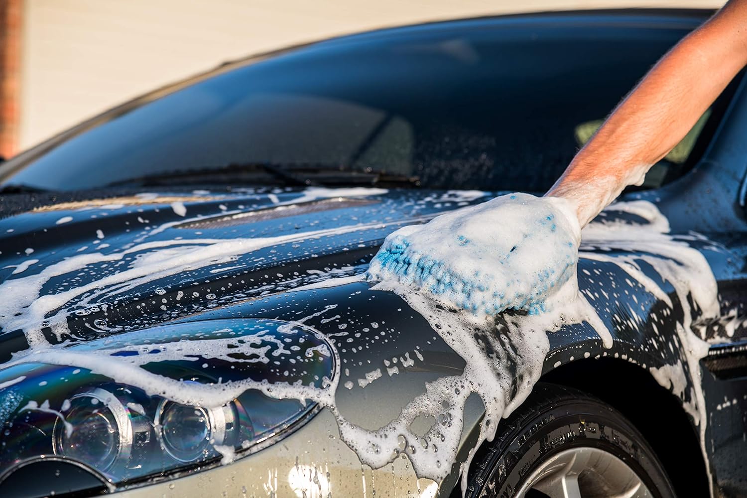 303 Car Wash Mitt - Ultra Absorbent Microfiber - Lint and Scratch Free Design - Hand Fitting, Snug Design with Elastic Cuff - Washable to Reuse, 1 Pack (39011) : Automotive