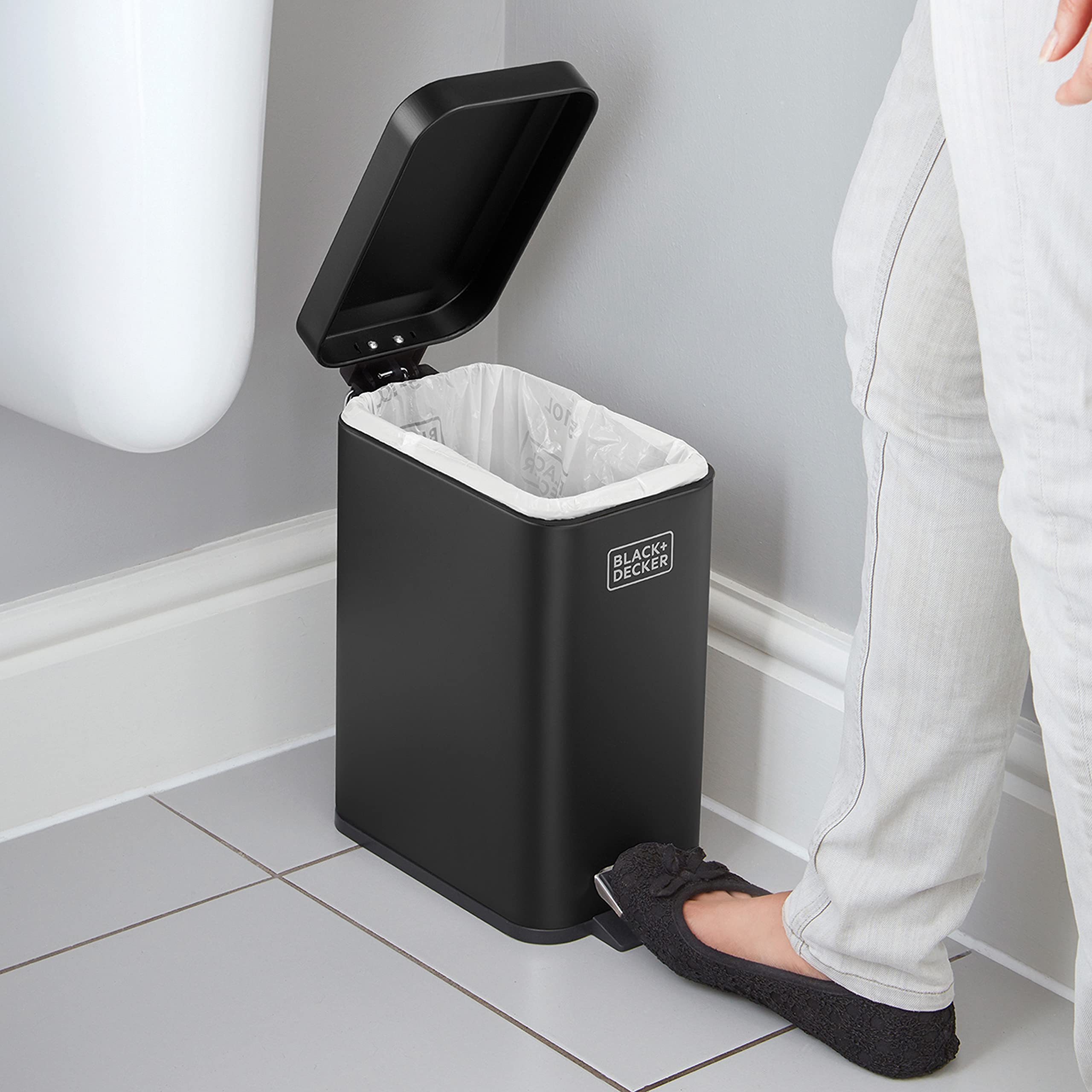 BLACK+DECKER BXBN0007E 5L Black Pedal Bin with Soft Close Lid