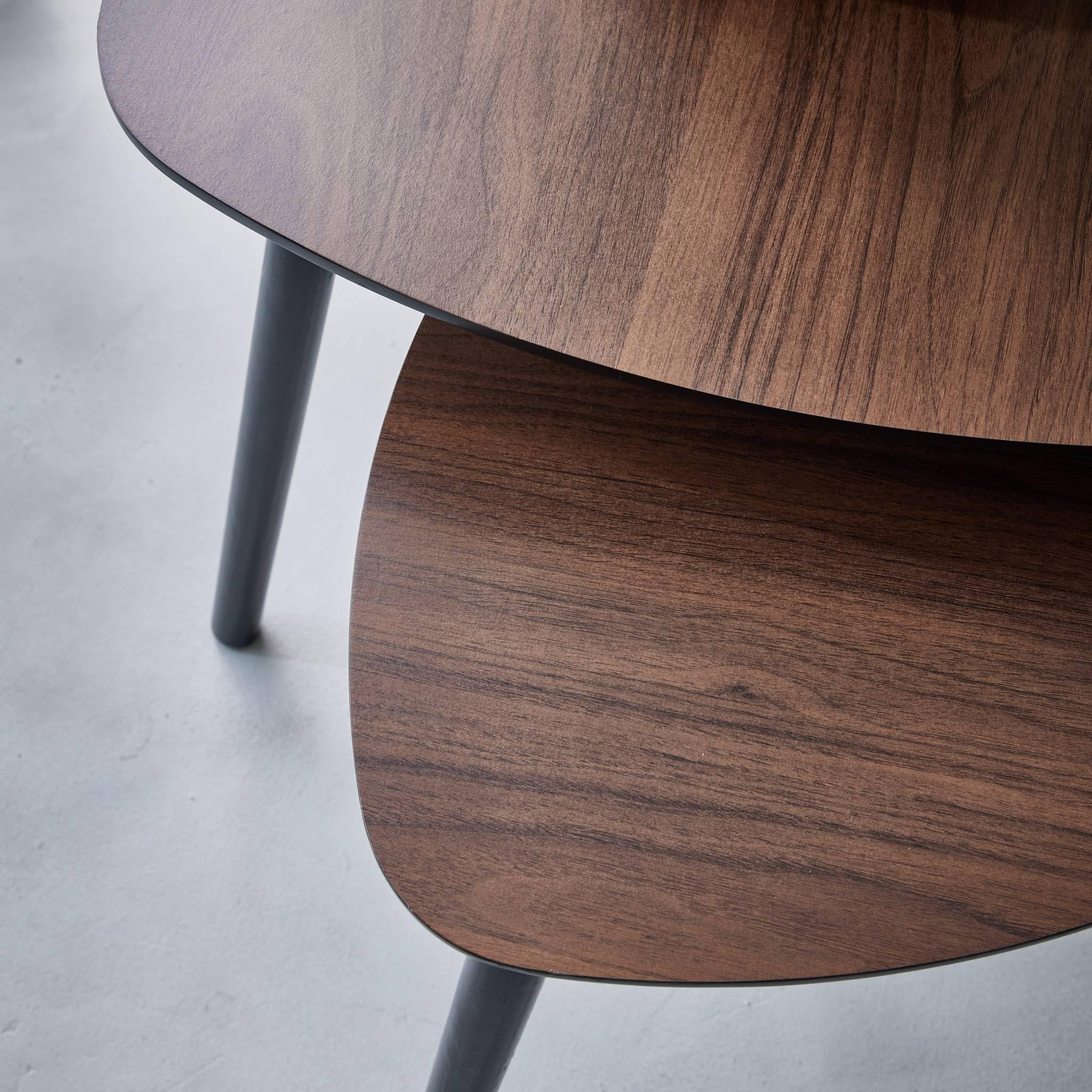 sweeek - Lote de 2 mesas Nido de Estilo escandinavo en Madera MDF Decorada de Color Nogal