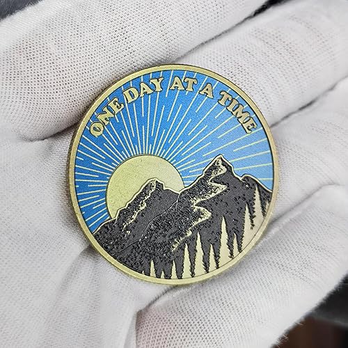 Miniatura 4 de Sunrise Serenity Lucky Coin One Day at A Time - Token de bolsillo, regalo para hombres o mujeres, medallón de sobriedad AA para recuperación de