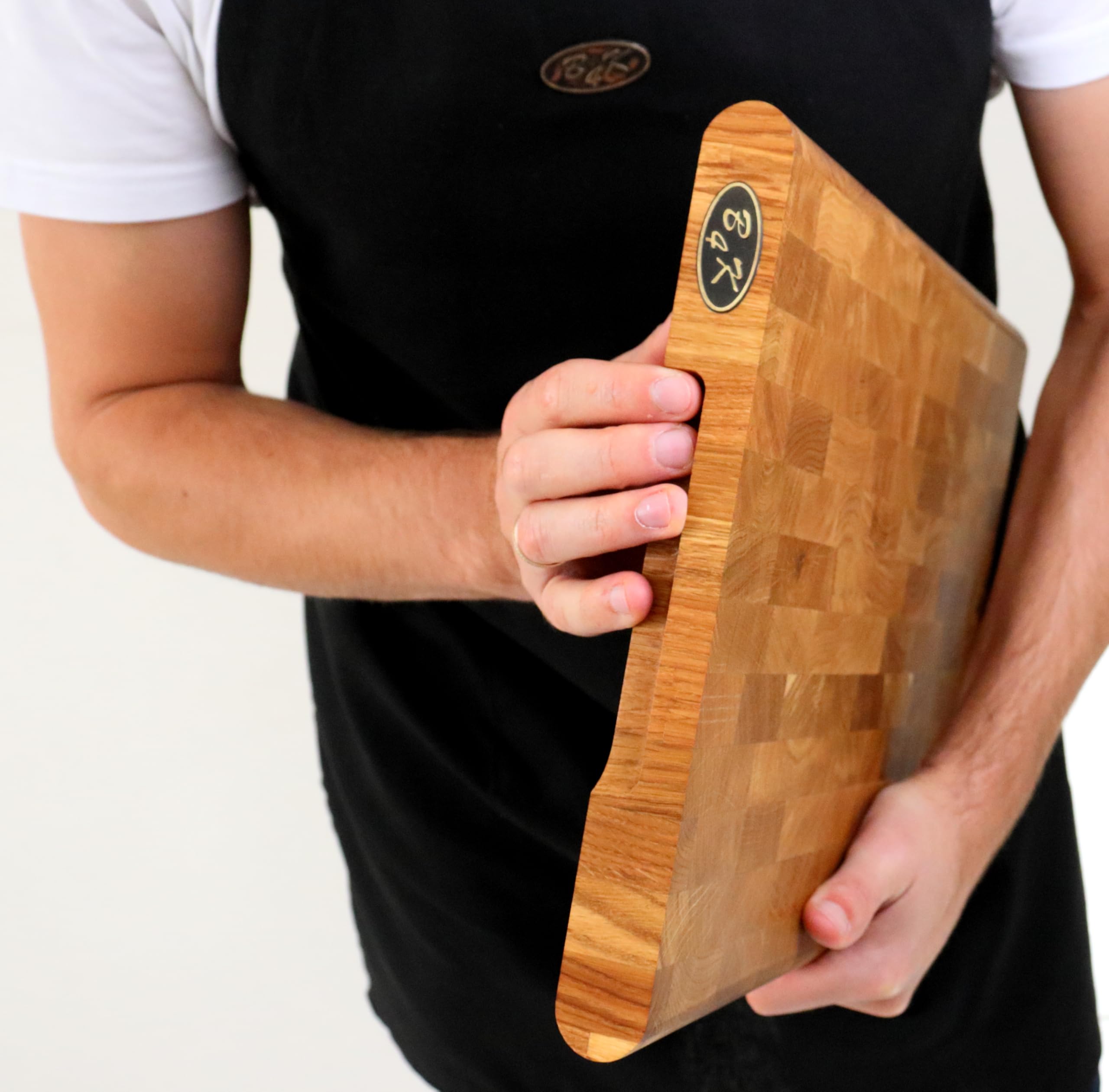 B4K Tagliere in legno di quercia, 40 × 30 cm, massello di legno di cervello con supporto, antibatterico, con manici, scanalatura e piedini in silicone, perfetto per cucina, carne e barbecue