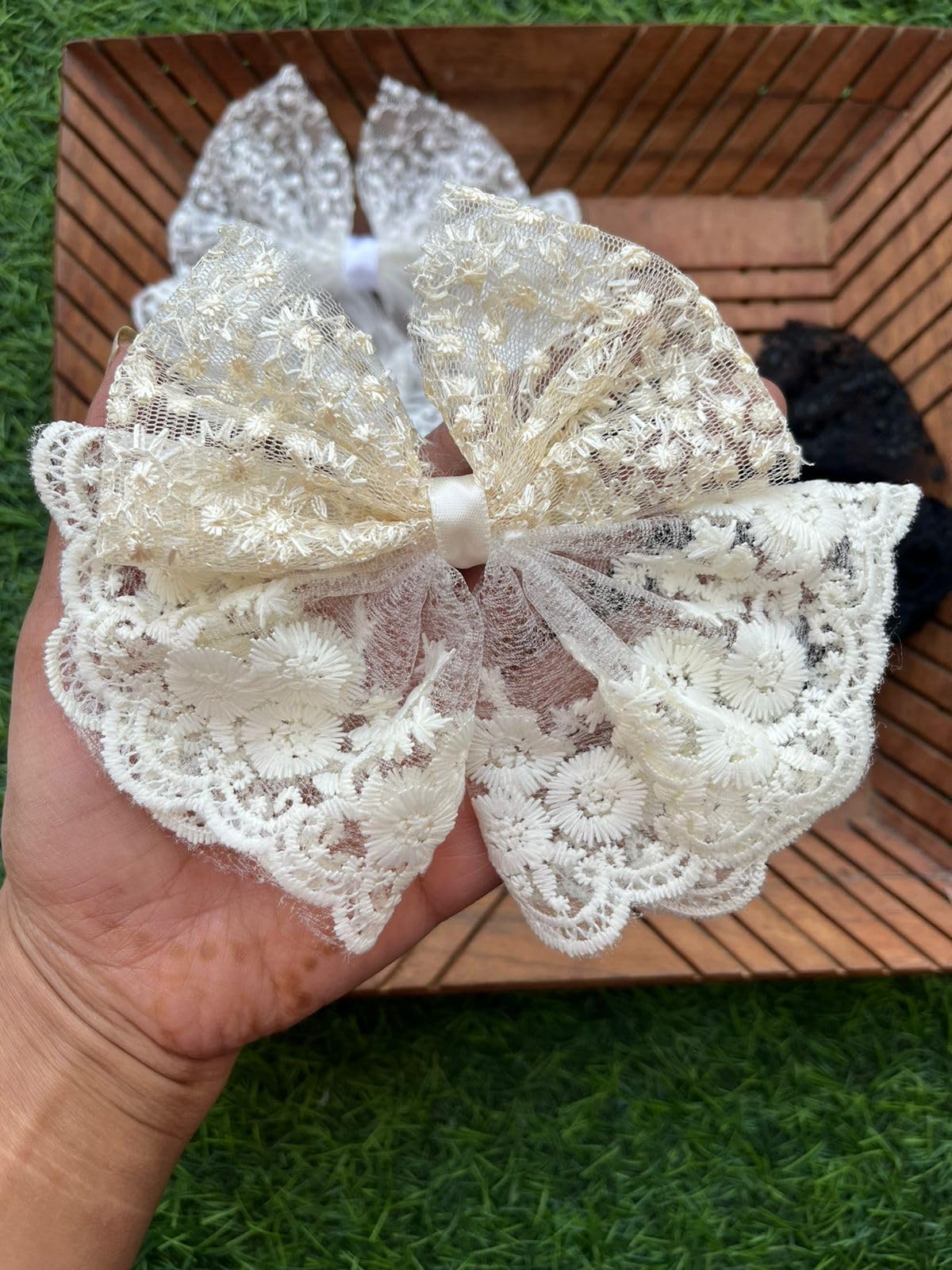 Ashkash 1 Pcs Large Lace Embroidery Hair Bow Clip Bowknot Hair Slides Metal Duckclip With Ribbon Hair Accessories For Girls & Women (Off White) (B0CLYJRBDD) Amazon Price History, Amazon Price Tracker