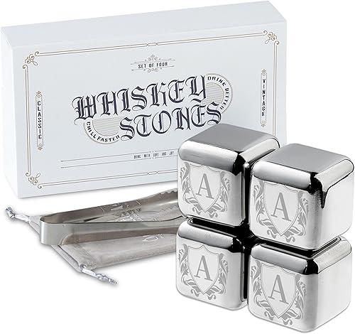 Juego de regalos de piedras de whisky con inicial para hombres y mujeres, 4 rocas de whisky de acero inoxidable con bolsa y lengüeta, cubos de hielo
