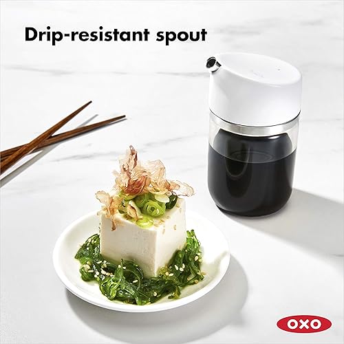 Miniatura 6 de OXO Good Grips - Dispensador de salsa de soja de vidrio de precisión de 5 onzas, transparente