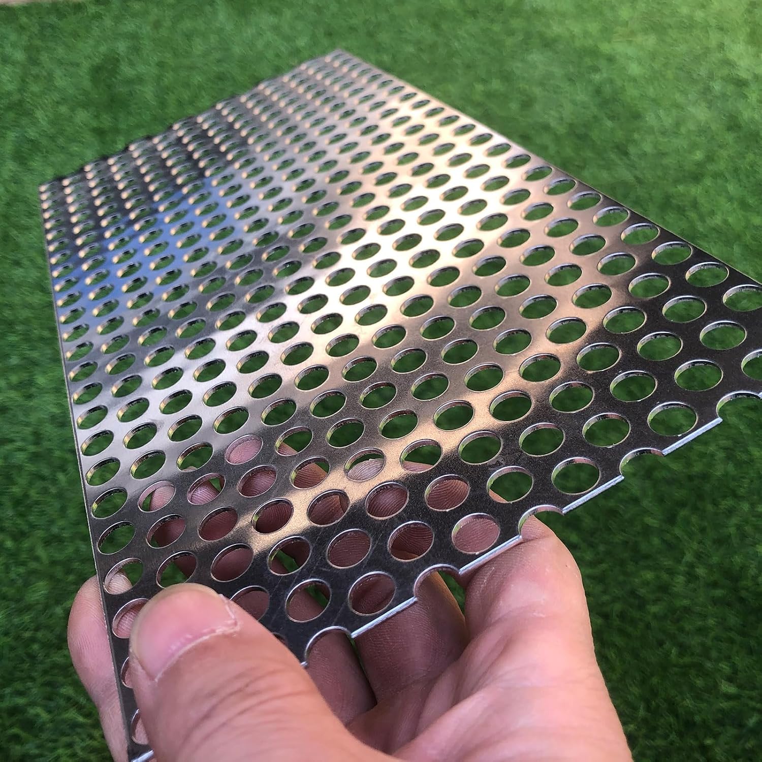 Aluminum Perforated Metal Sheets 16 Gauge 11.8 inch by 5.9 inch Expanded Metal Mesh Aluminum Opening 1/3" 0.32 inch (About 8 mm) Perforated Steel Sheet Aluminum Mesh Screen Decorative Metal Mesh