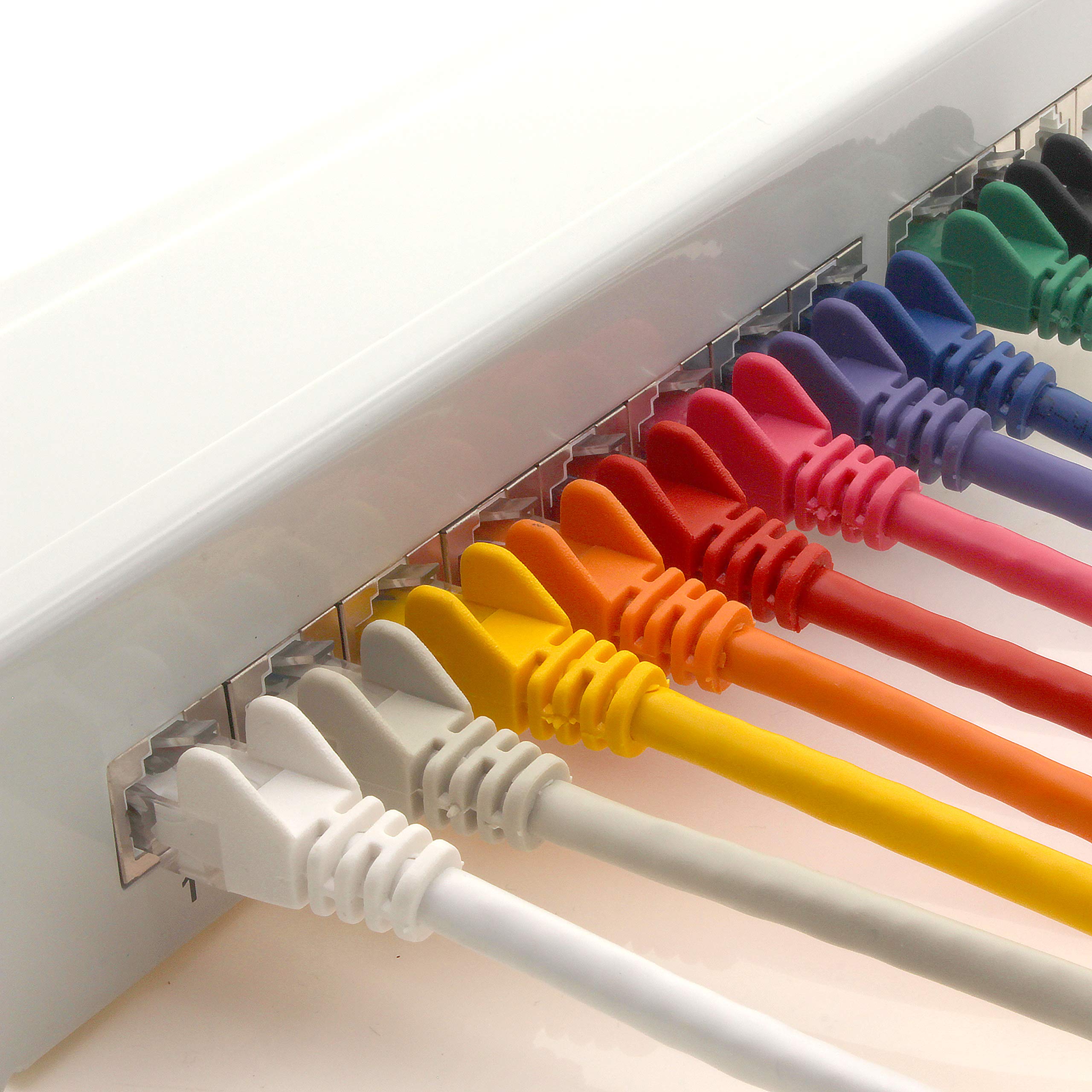 1aTTack.de Patch Panel CAT5 CAT6 CAT7 - Toma de red RJ45 Keystone (carcasa de metal CAT6a 24 puertos), color blanco