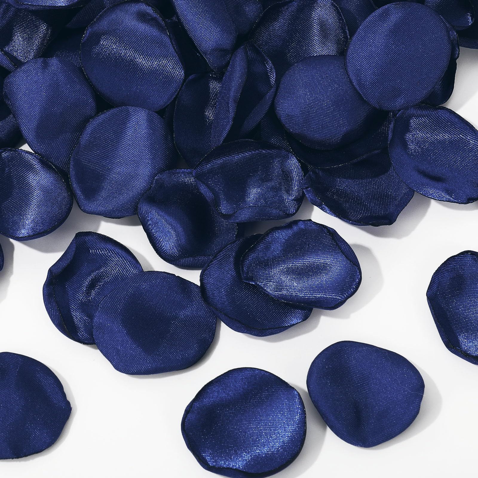 Pétales de rose bleu marine : soie haut de gamme pour vos tables
