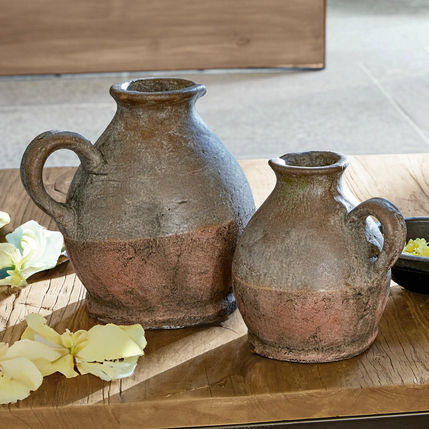 Loberon Vase 2er Set Henriette, antikbraun | Zwei Größen, liebevolle Handarbeit, antike Anmutung, mediterranes Flair, Blumenvase, Wohn-Accessoire, Terrakotta