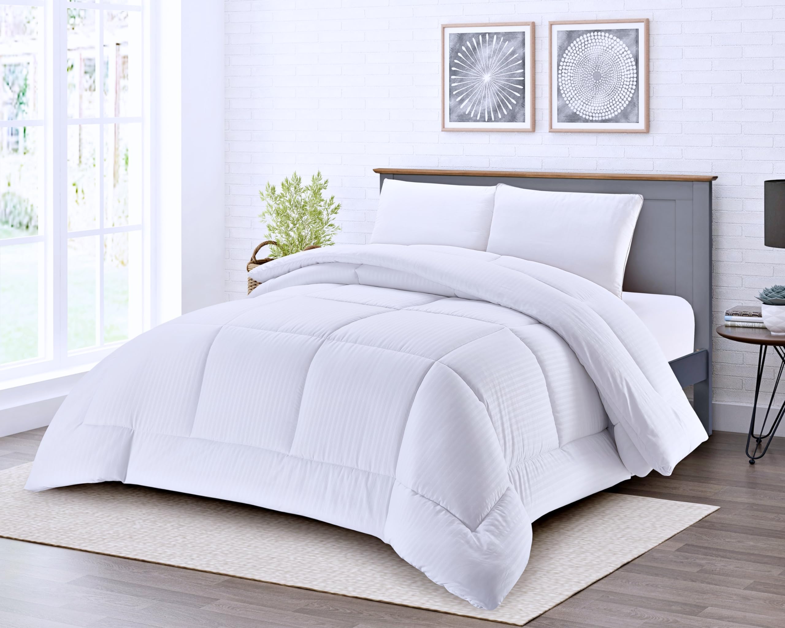 Fanny & Céline Couette Chaude 600 GSM 260x240cm Ultra gonflant Douceur extrême EL-​300 Blanc