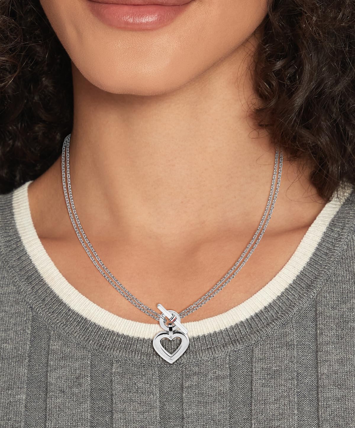Tommy Hilfiger Women's Jewelry - Stainless Steel Heart Chain Necklace - Toggle Closure - Classic Style for Everyday Wear - Fashion Accessory, Gift for Her