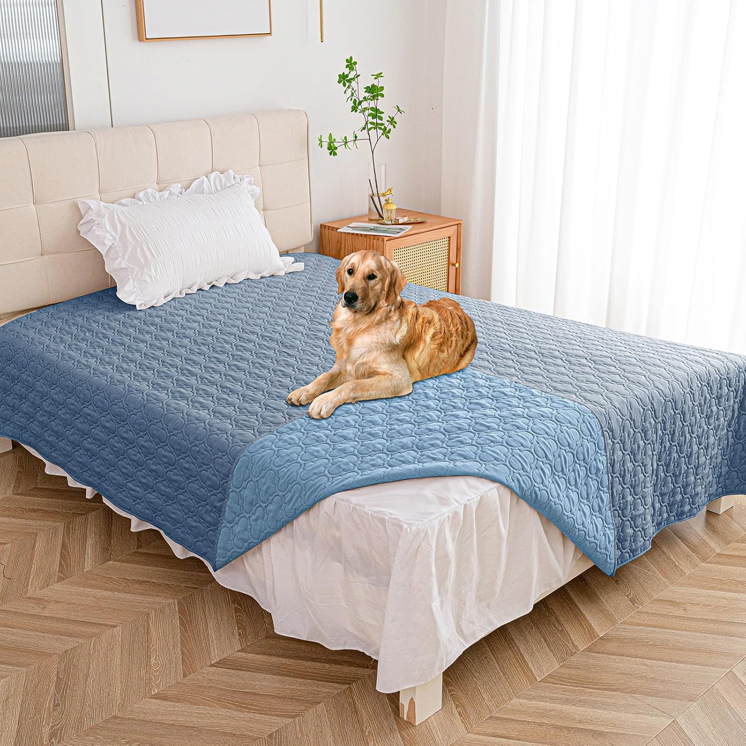 Waterproof Blanket for Bed, Reversible Dog Couch Cover Pet Sofa Furniture Protector Machine Washable King Size(82x102 Inch, Lightblue+Darkblue)