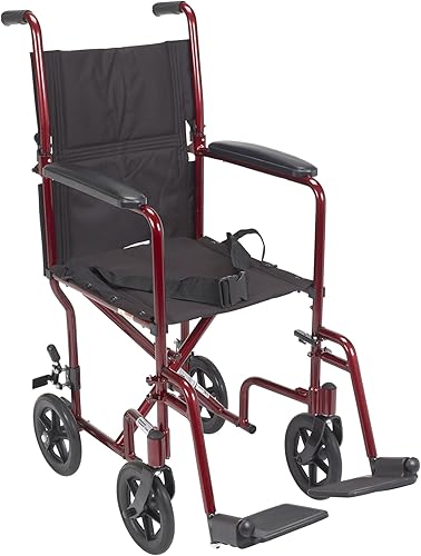Drive Medical Silla de ruedas de transporte plegable ligera con reposapiés abatibles color rojo