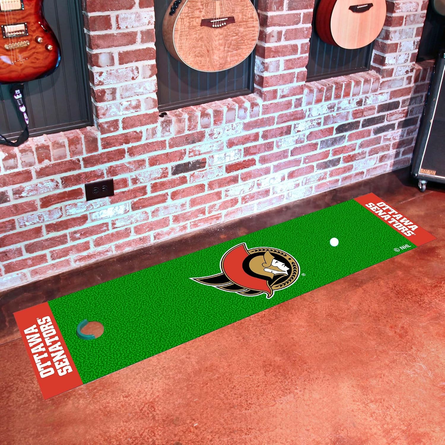 FANMATS NHL Unisex-Adult Putting Green Mat