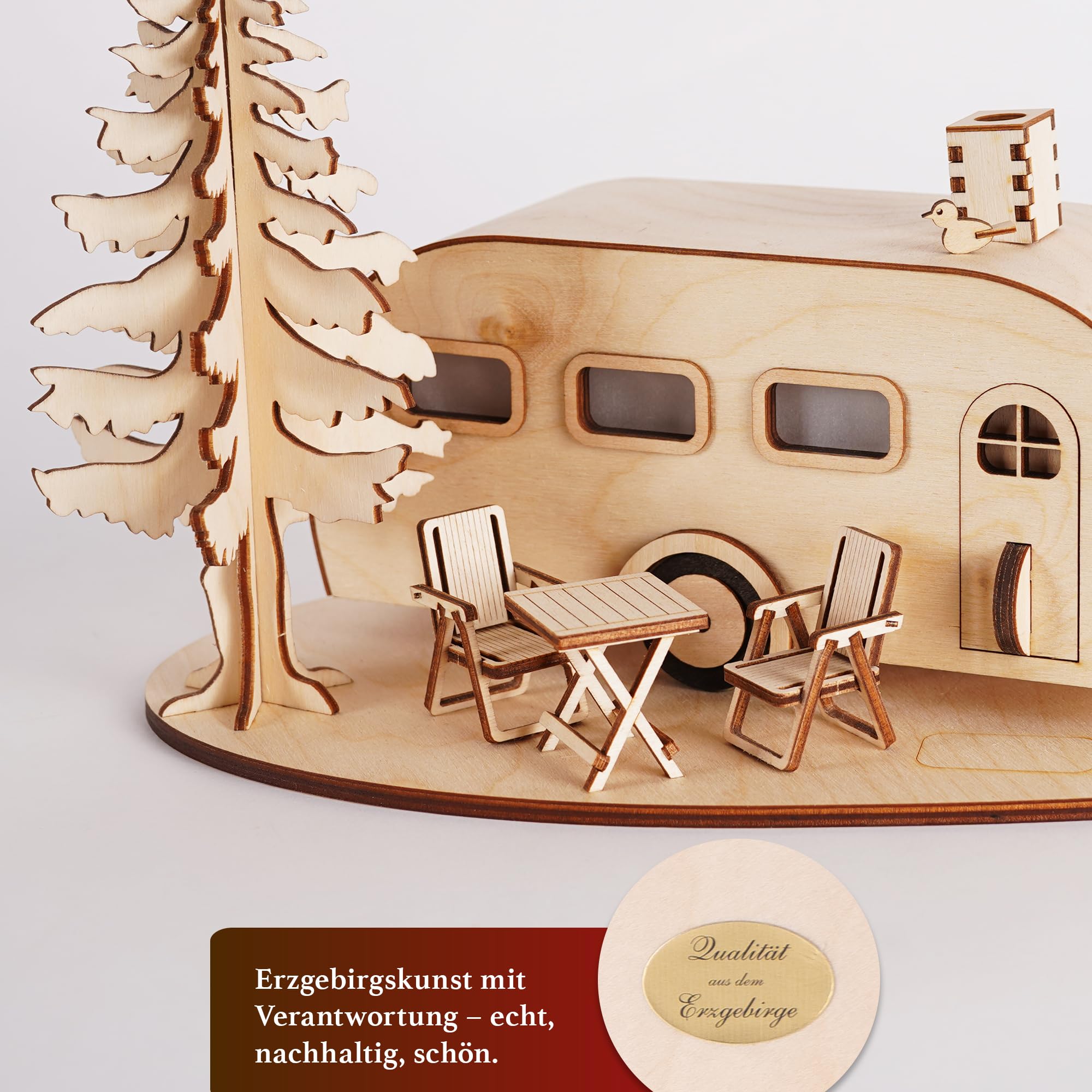 Saico - Räucherwohnwagen groß Einachser - Räucherhaus Erzgebirge mit LED-Beleuchtung, Räucherkerzenhalter mit LED-Teelicht, Geschenkidee, Holzkunst Erzgebirge - 28 x 18 x 16 cm - Made in Germany