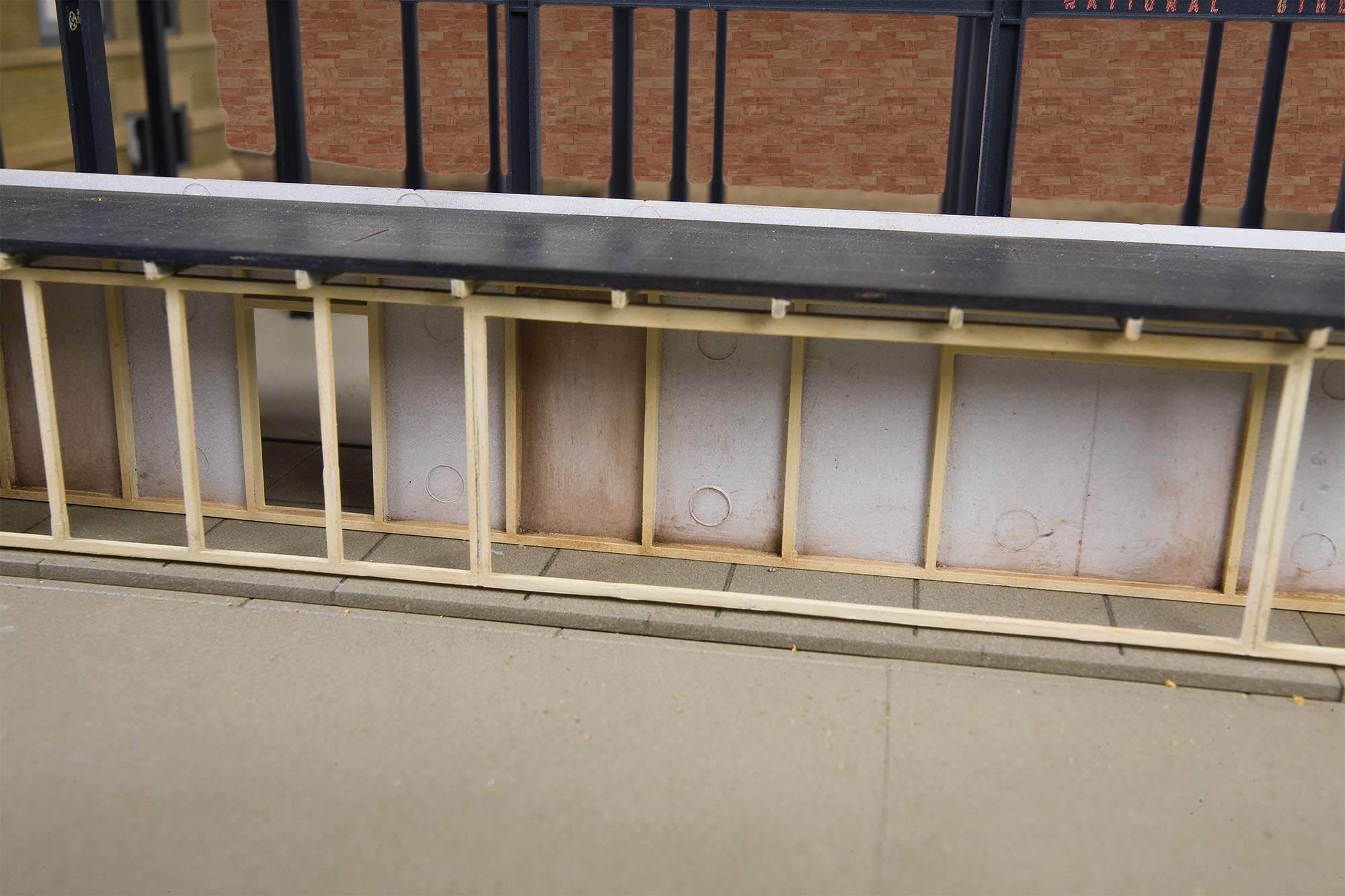 Walthers Skyscraper Construction Site Kit, 8-5/8 X 10-9/16 X 5-3/4" 21.9 X 26.8 X 14.6cm, Multi, (933-3761) - Image 3