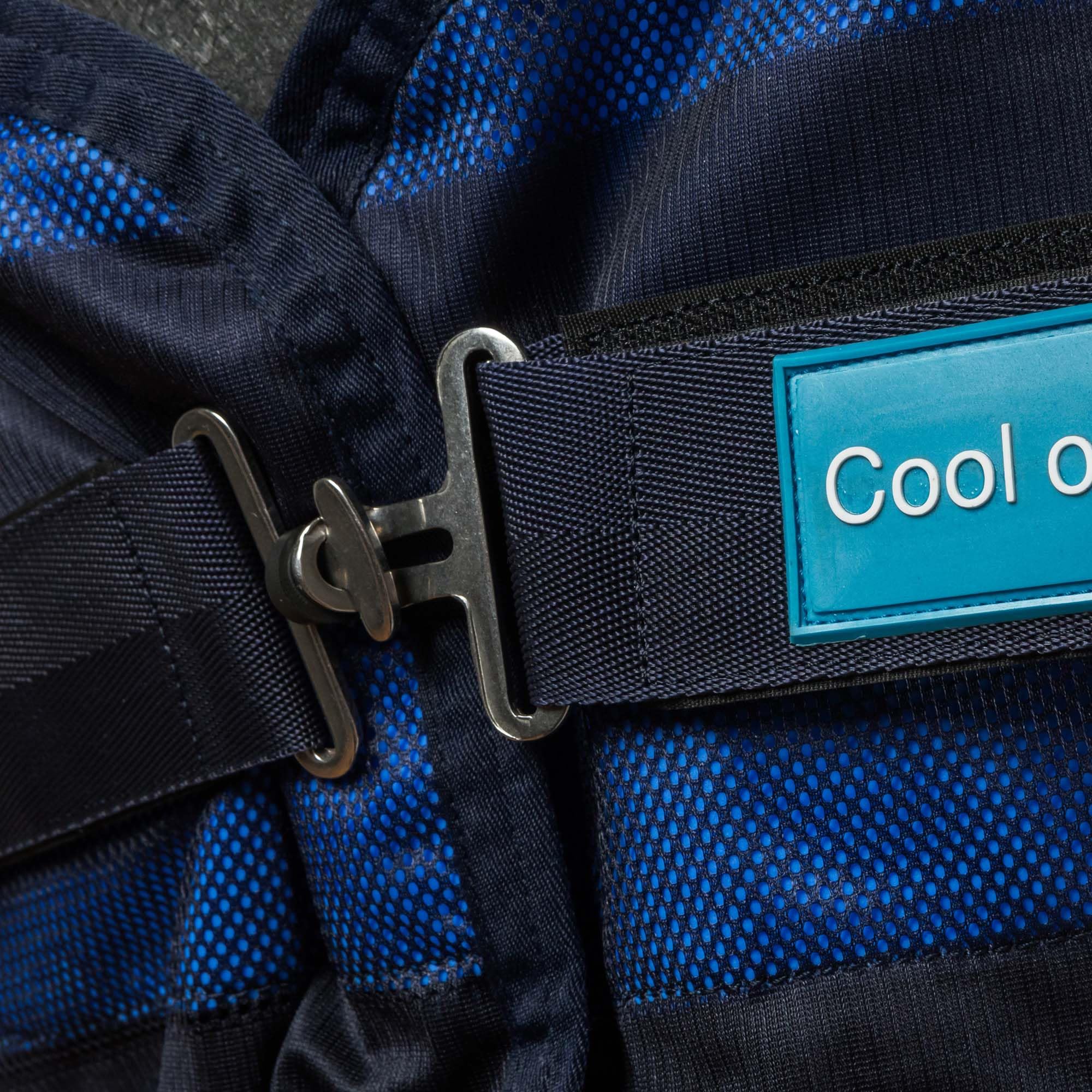 Back on Track® - Manta Cool on Track® para caballos de refrigeración | Tejido de malla 3D / Material Cool on Track® | Color: Azul/Negro (155)