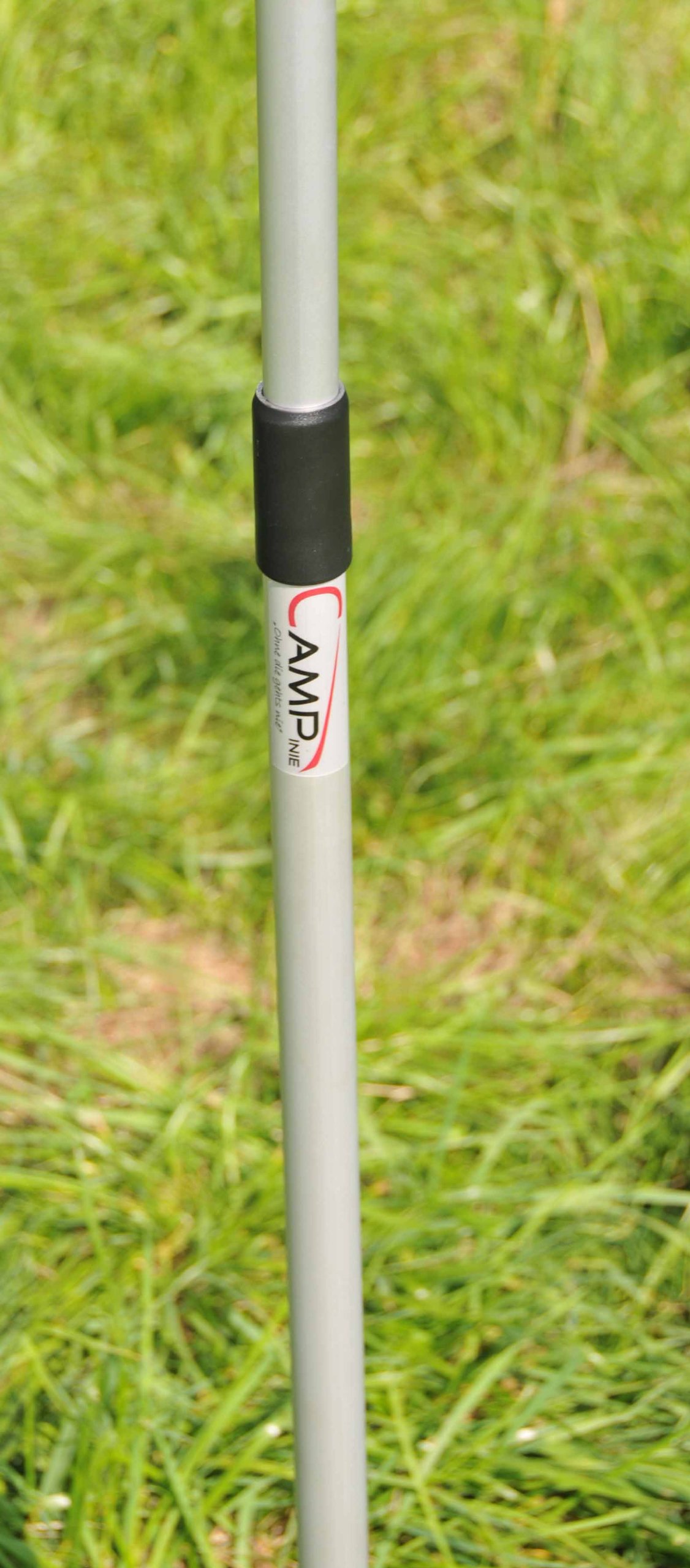 Aufstellstangen Alu Teleskop 2 Stück 100 cm - 240 cm mit Packsack, Vier Abspannseilen und Zwei Regenhütchen