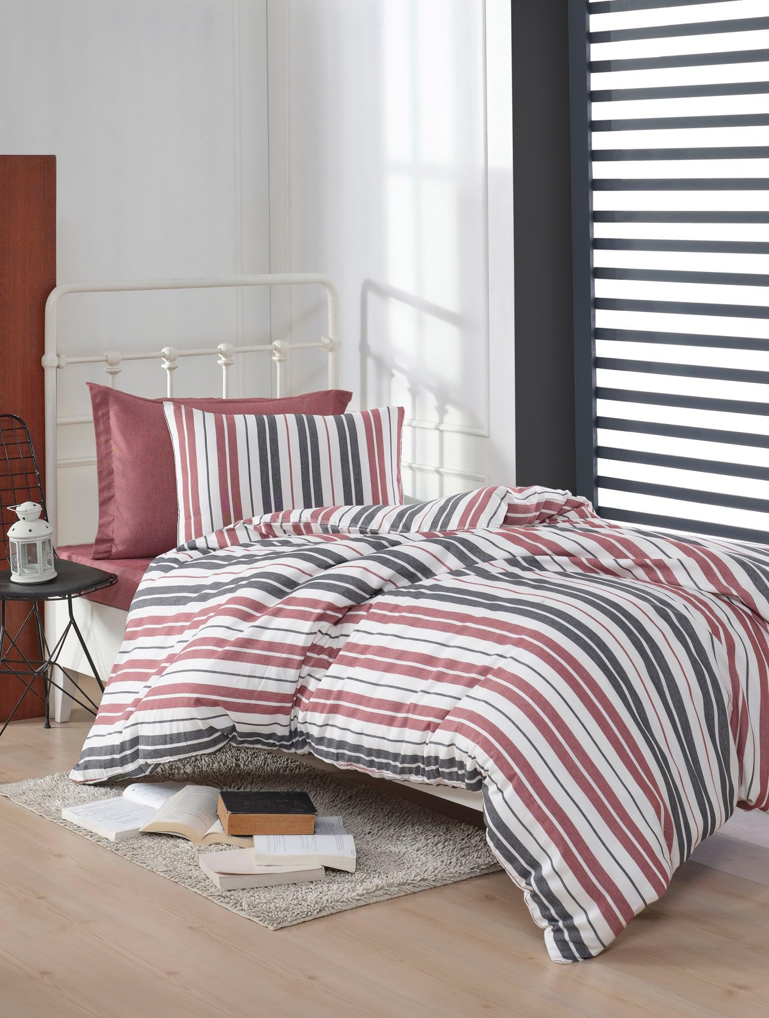 Nuit Des Rêves Claret Red Single Quilt Cover Set (135 x 200 cm), 70% Cotton/30% Polyester, Machine Washable, Button Closure, Includes 80 x 80 cm Pillowcase, Elegant & Cosy Bedding