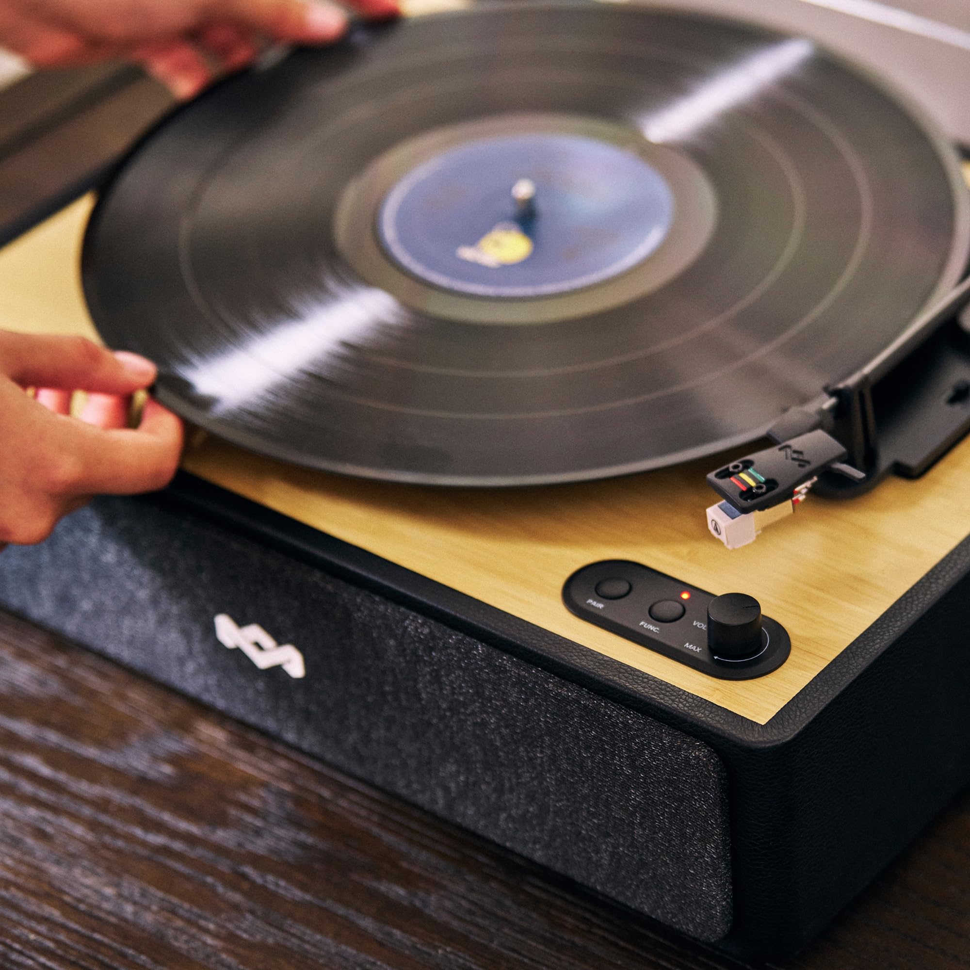 House of Marley Rise Up Giradischi Bluetooth con Casse Integrate - Giradischi Vinili a 3 velocità, Streaming a 2 vie, Finitura in Bambù e Coperchio Antipolvere, Realizzato in Modo Sostenibile