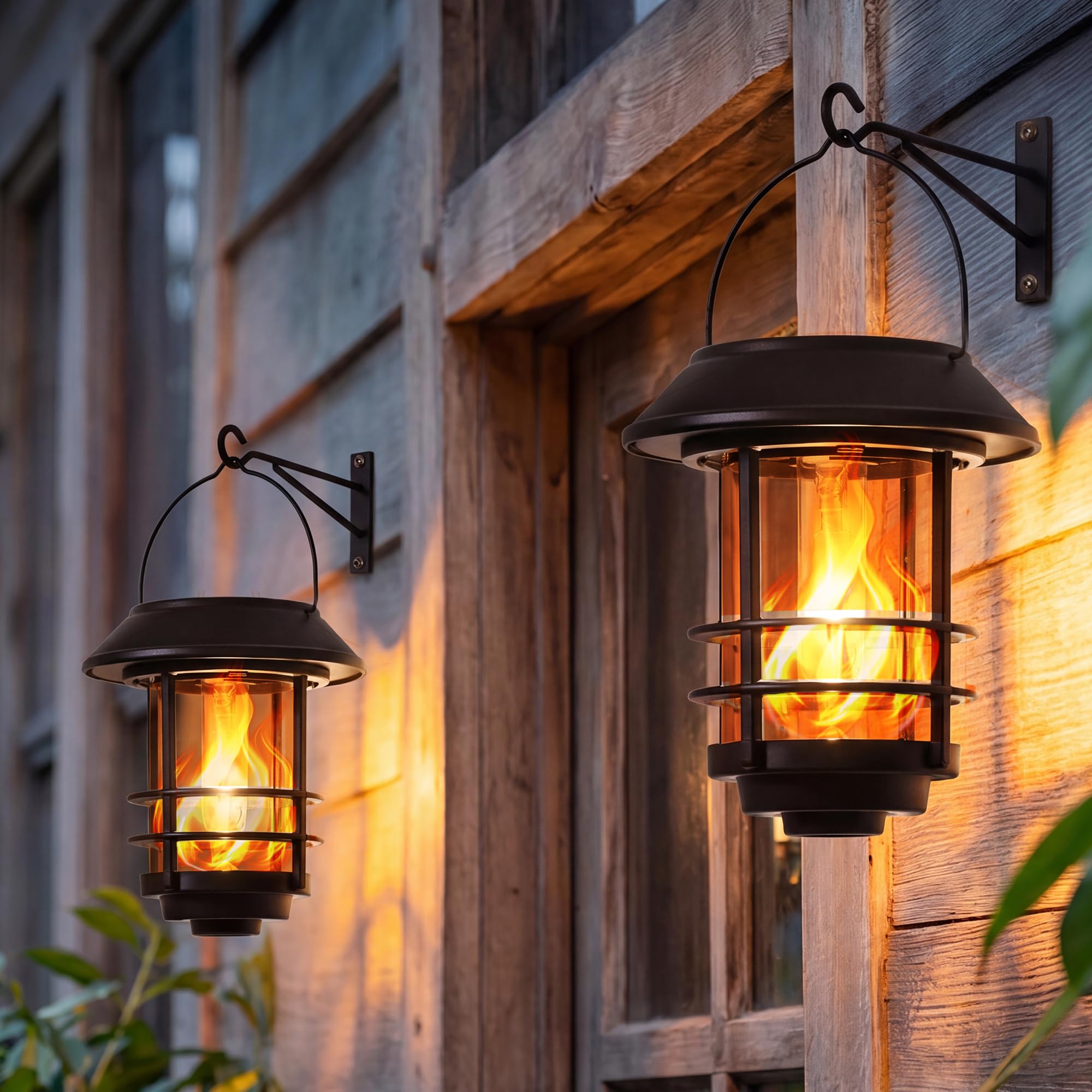 FLOWood Solarlampen für Außen Garten,Glas und Metall IP65 Wasserdicht, Flackernde Flammen Wandleuchten,2 Stück Hängende Wandhalterung für Veranda, Terrasse und Hof