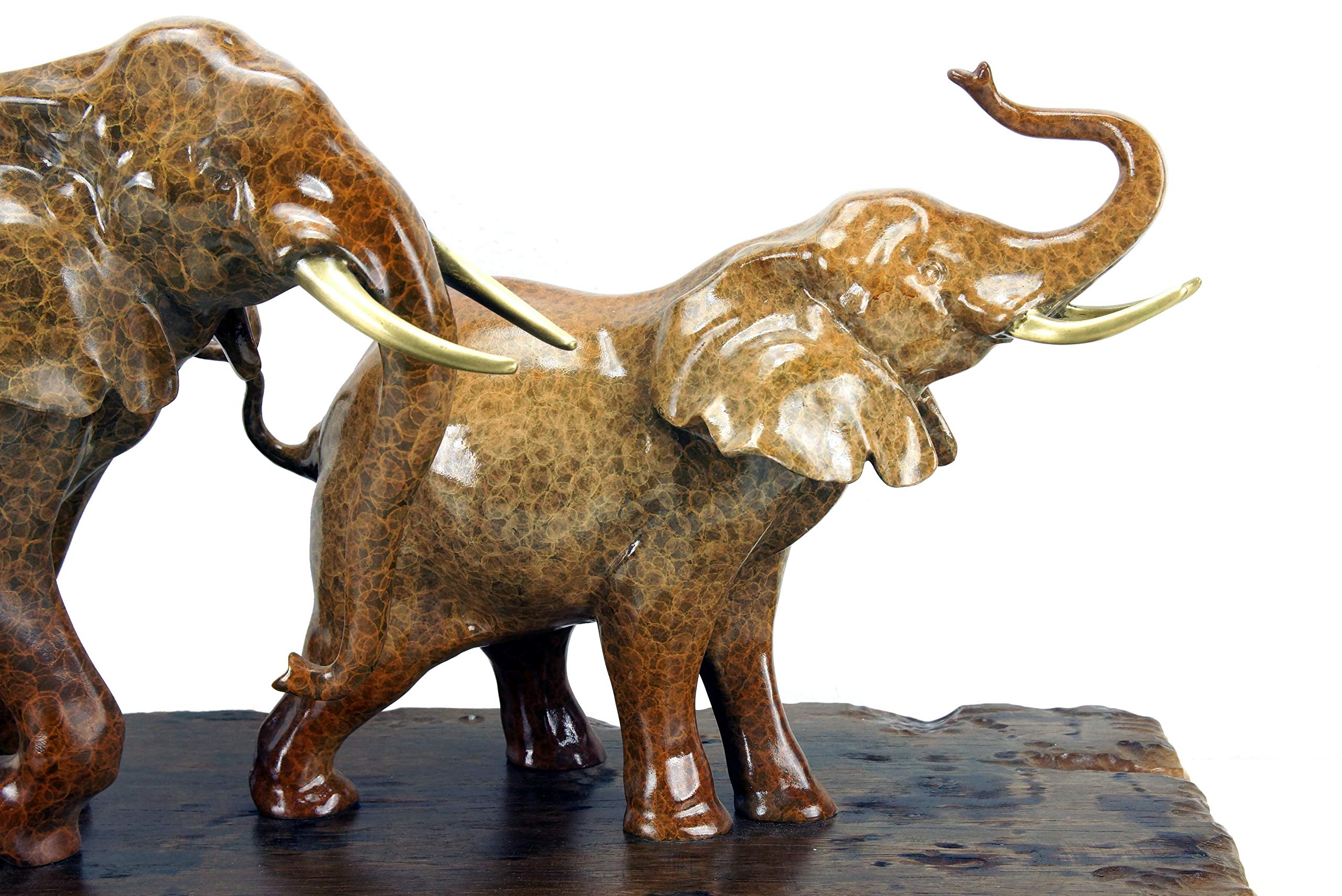 Kunst & Ambiente - Familia de Elefantes en Bronce sobre Tabla de Barcos - Escultura Animal de Milo - Figura Decorativa de Elefante - Ancho 90 cm - Base de Madera