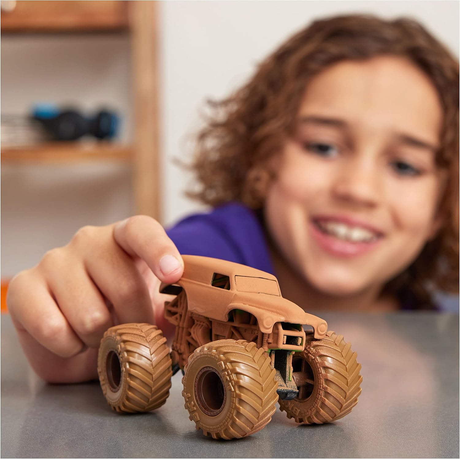 Monster Jam, Mystery Mudders, Official Die-Cast Monster Truck, Wash to Reveal, 1:64 Scale (Styles Will Vary)