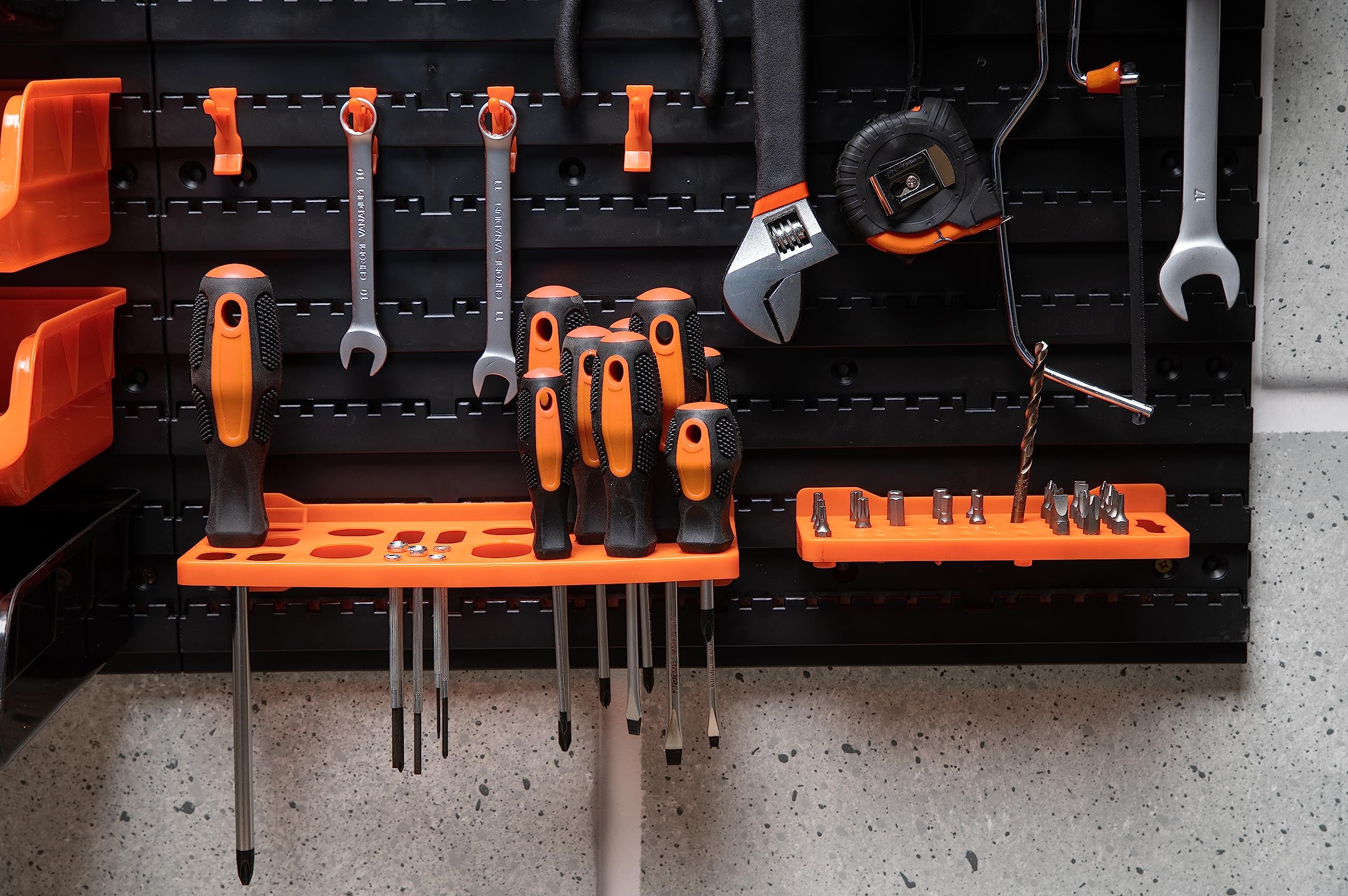 BLACK+DECKER Tableau à Outils avec étagères et Crochets de Suspension Normal