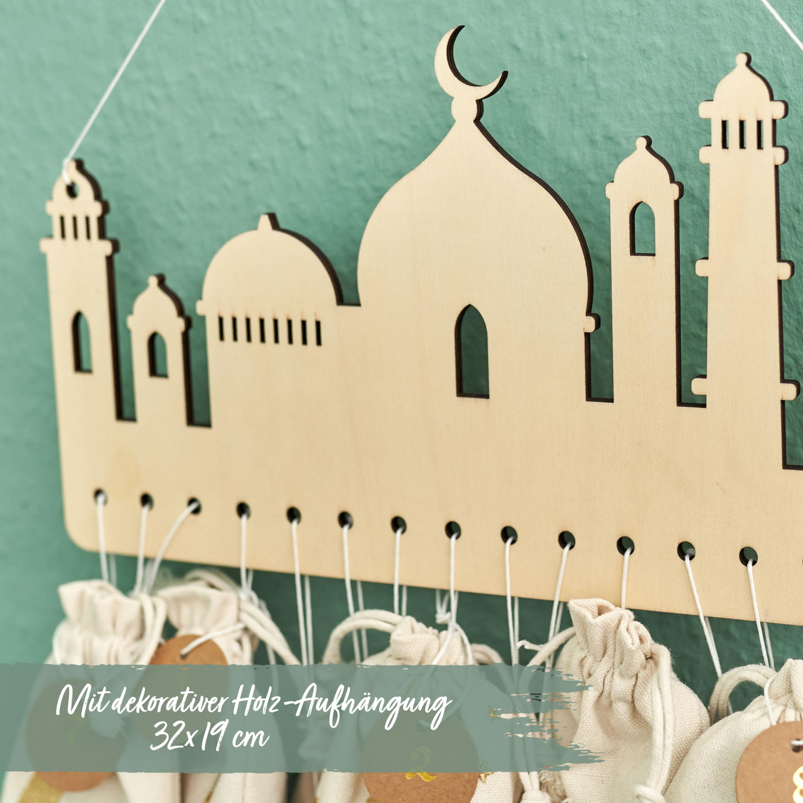 Papierdrachen DIY Ramadankalender zum Befüllen - für Kinder und Erwachsene - 15 bestickte und 15 unbestickte Baumwollsäckchen mit Zahlen, Aufhängung und Schnur - natur gold - wiederverwendbar - Set 9