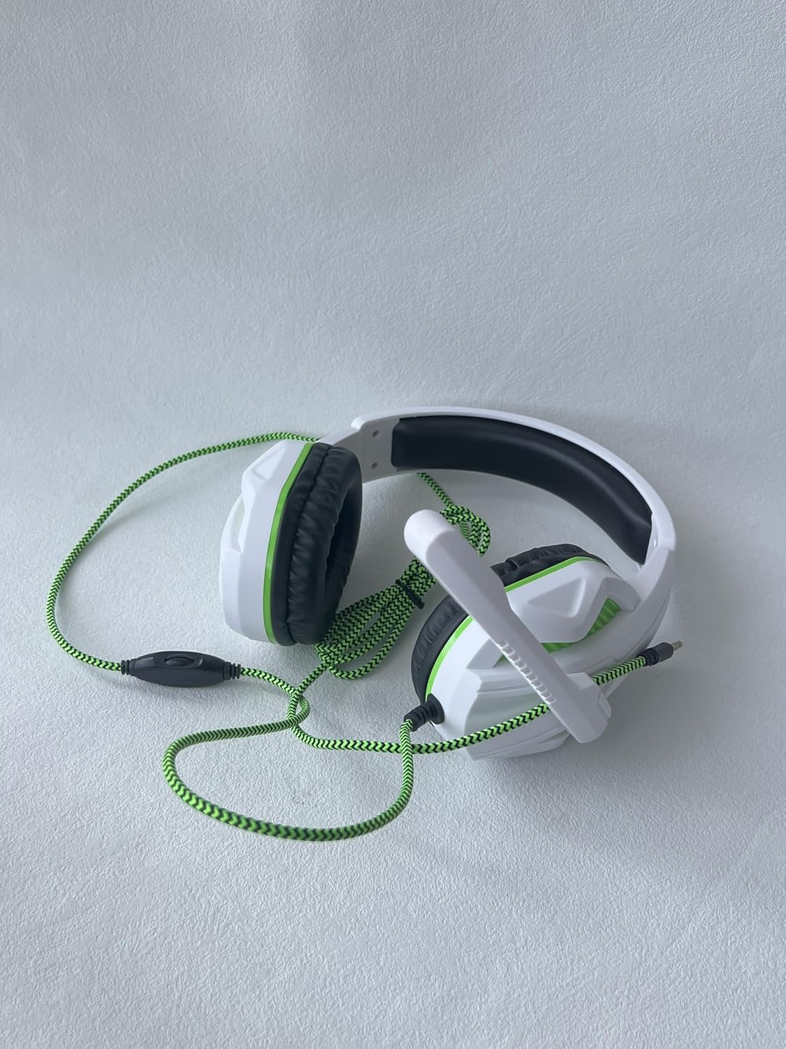 Senviica Game Headphones, Wired Gaming Headset, 7.1 Surround Sound, Flip-to-Mute Mic, White