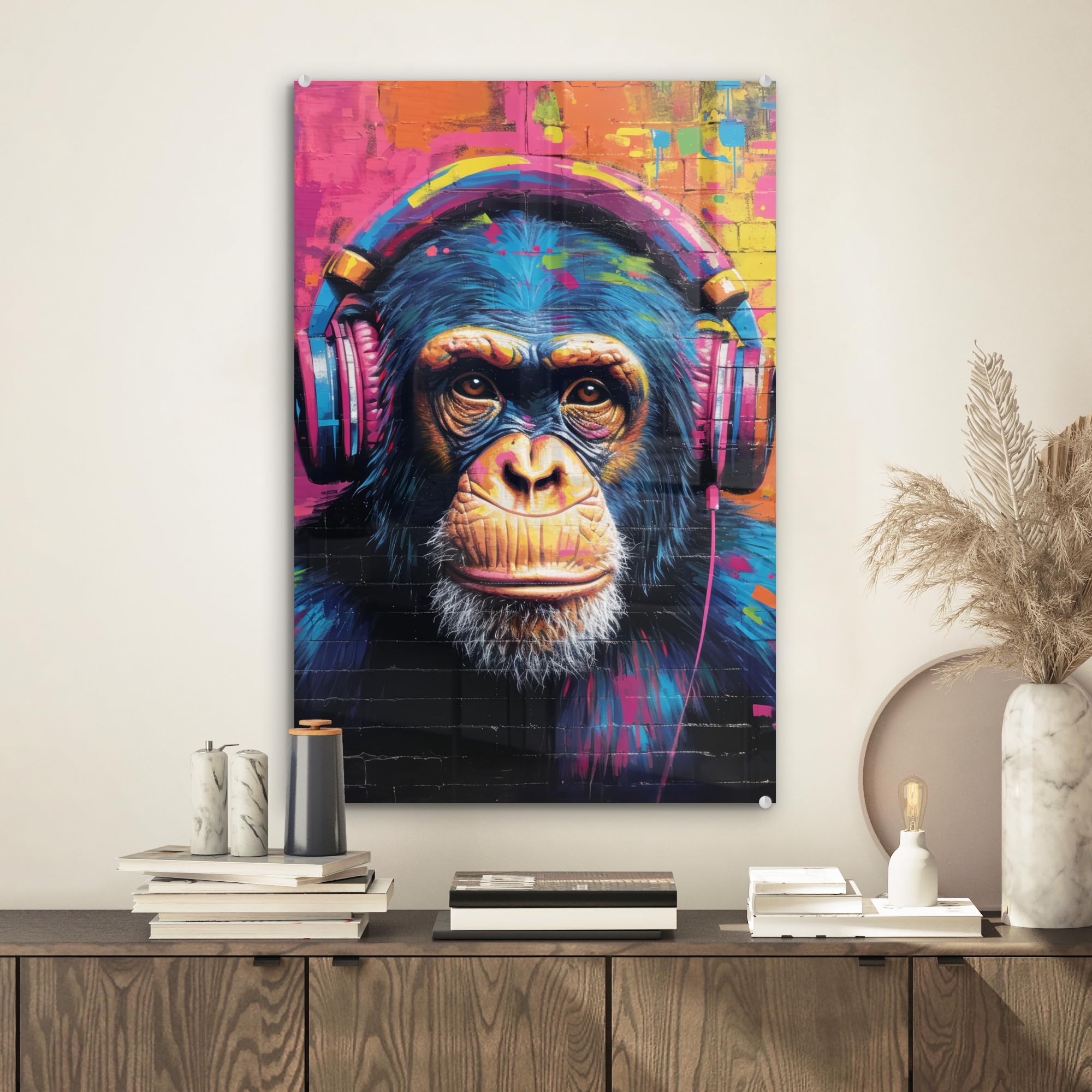 MuchoWow© Tableau en Verre 40x60 cm Décoration Murale Moderne pour Chambre Salle de Bain Salon Idée Cadeau Image Murale Graffiti - Chimpanzé - Art De Rue - Casque - Singe