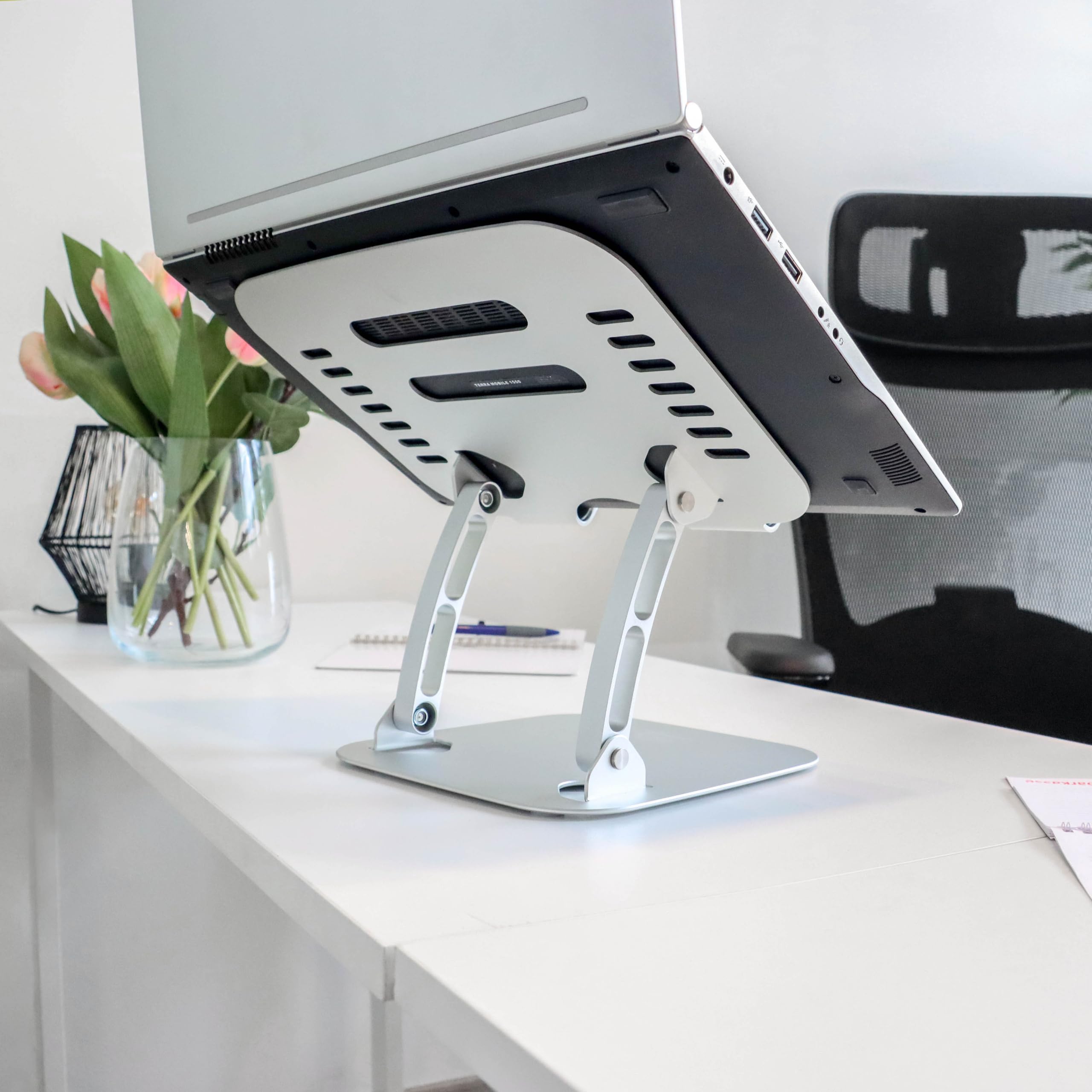 HJH Office Supporto per laptop da 10-17,3 pollici, in alluminio, altezza e angolazione regolabili, ergonomico, colore: argento 830100