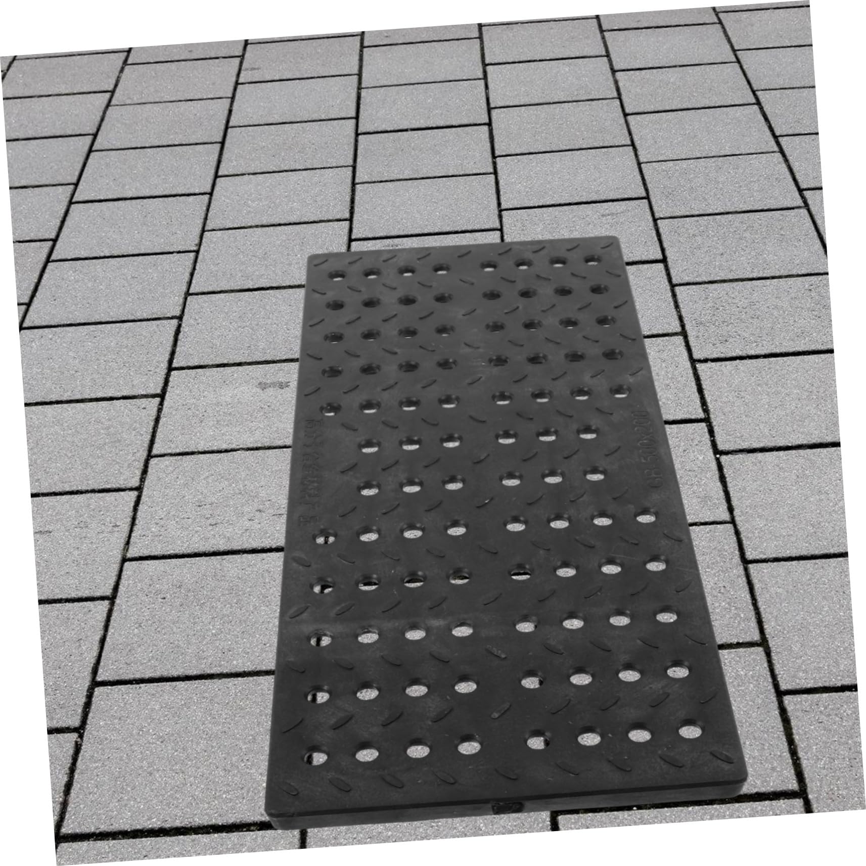 Solidna plastikowa osłona odpływowa wykopu, 200 x 500 mm, wymienna kratka kanalizacyjna z okrągłymi otworami do kuchni i ochrony rynny na zewnątrz, niezbędne akcesorium drenażowe do restauracji i