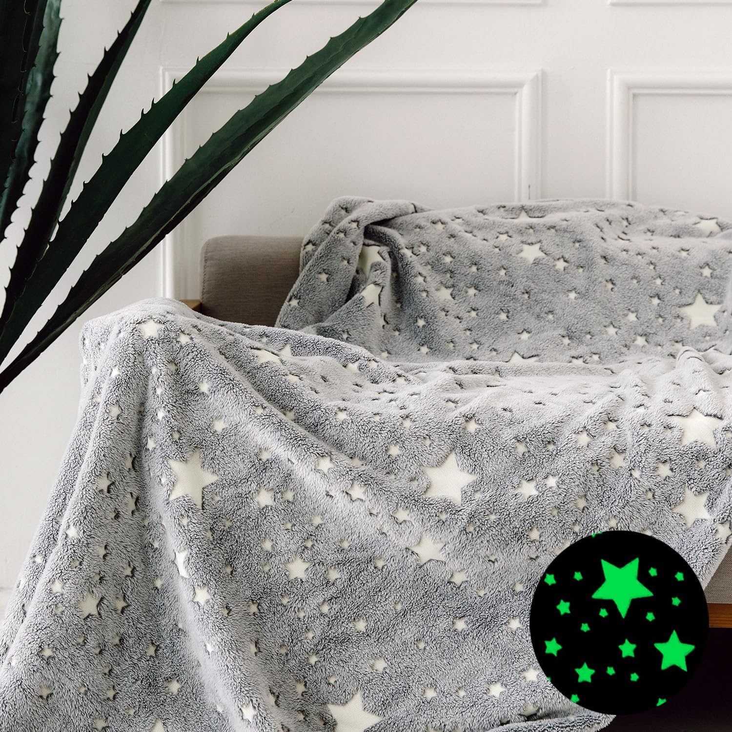 FORESTAR Glow in The Dark Throw Blanket, Christmas Fun Gift for Girls Boys Kids, Premium Super Soft Fuzzy Fluffy Plush Furry Throw Blanket (130cm x 150cm Grey)