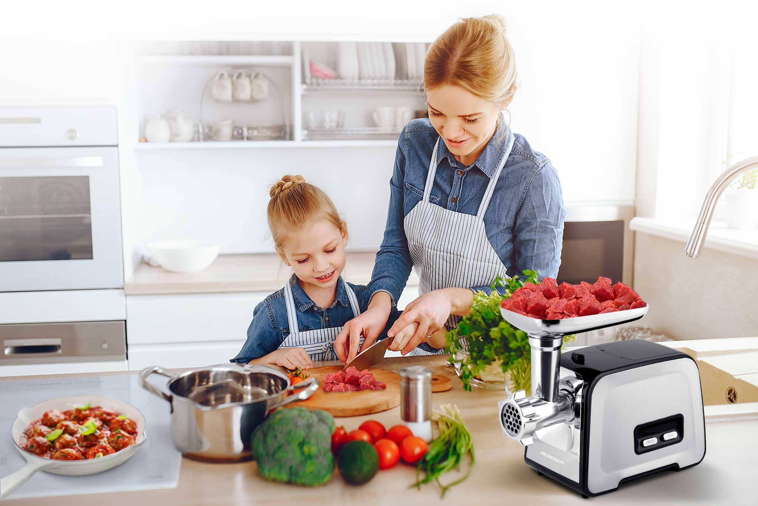 Berdsen Maszynka do mielenia mięsa z akcesoriami szatkownica rozdrabniacz 450/1200W Berdsen BD-601B czarno-srebrna