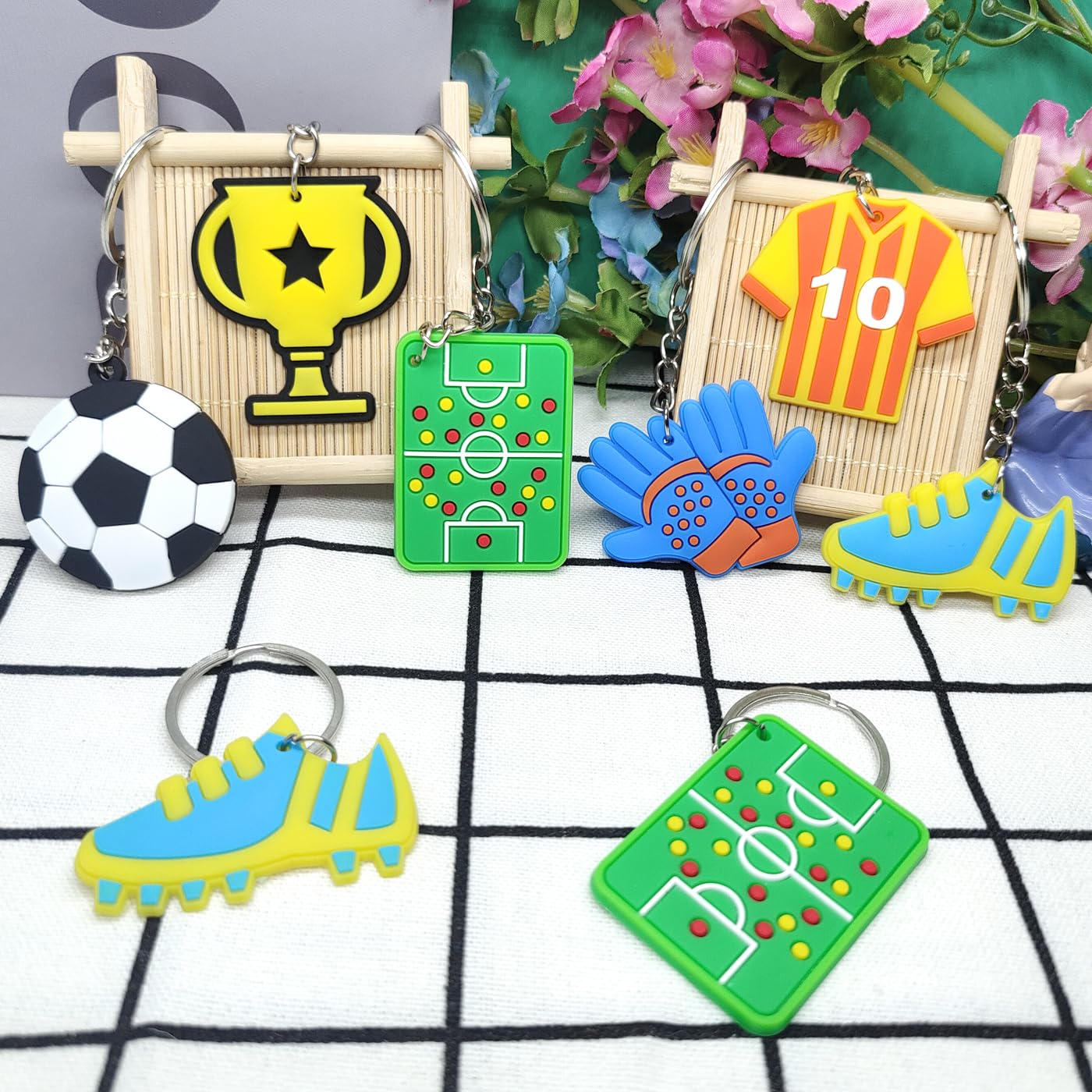 MEIYIFAN 30 Pezzi Portachiavi da Calcio Mini Portachiavi ,portachiavi sportivi per il compleanno del bambino Forniture per la scuola Sport Reward bomboniere sportive