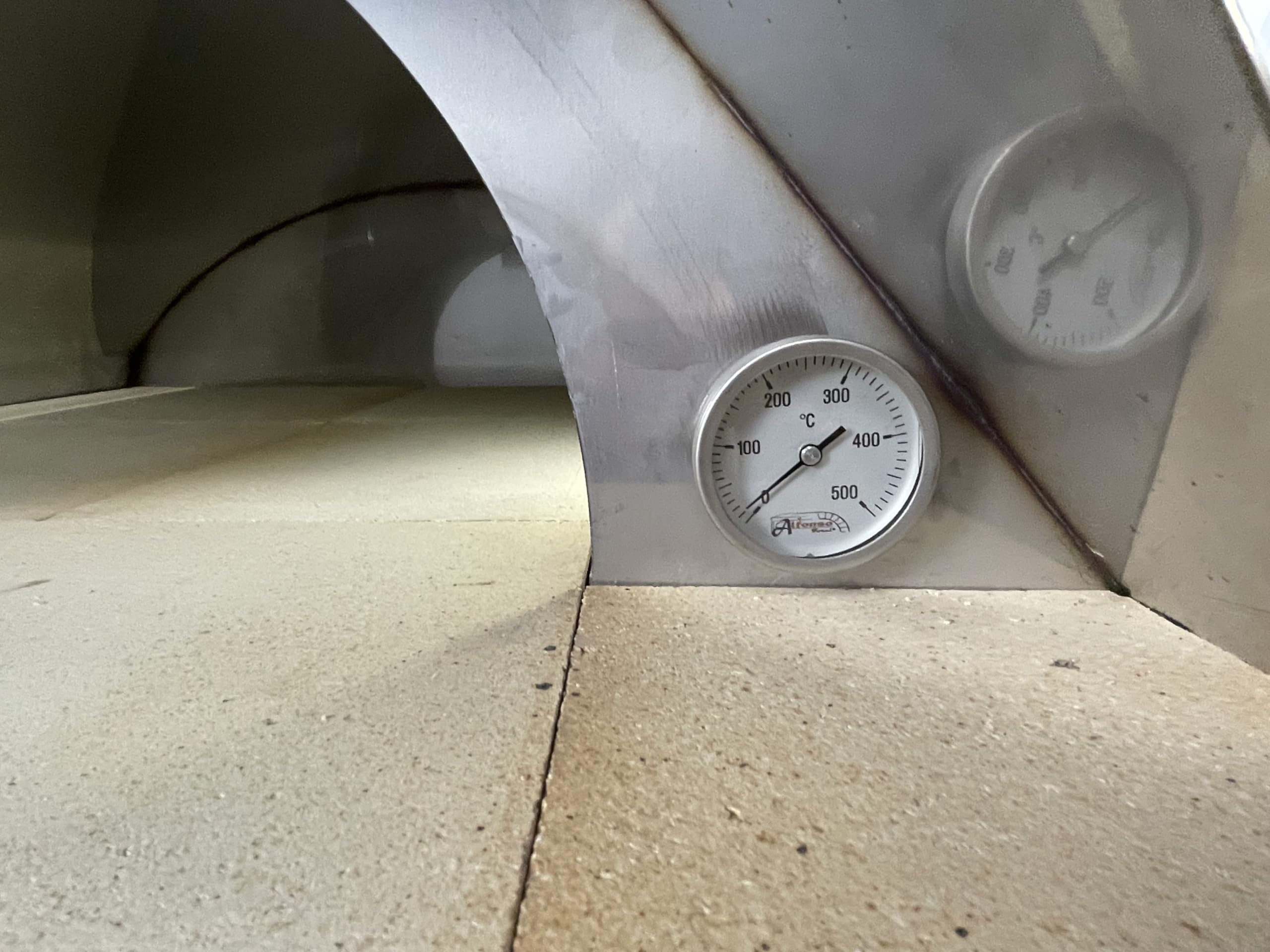 Forno a legna da esterno Alfonso 4 pizze con carrello, mattoni refrattari 3 cm, pirometro 500°C, acciaio inox - Made in Italy