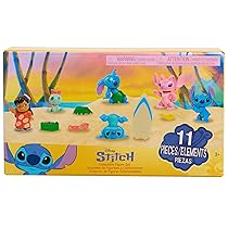 Just Play Set di personaggi da collezione di Disney Stitch con 5 accessori, 11 pezzi, personaggi da collezione da 5 cm, decorazioni per la casa, giocattoli per bambini dai 3 anni