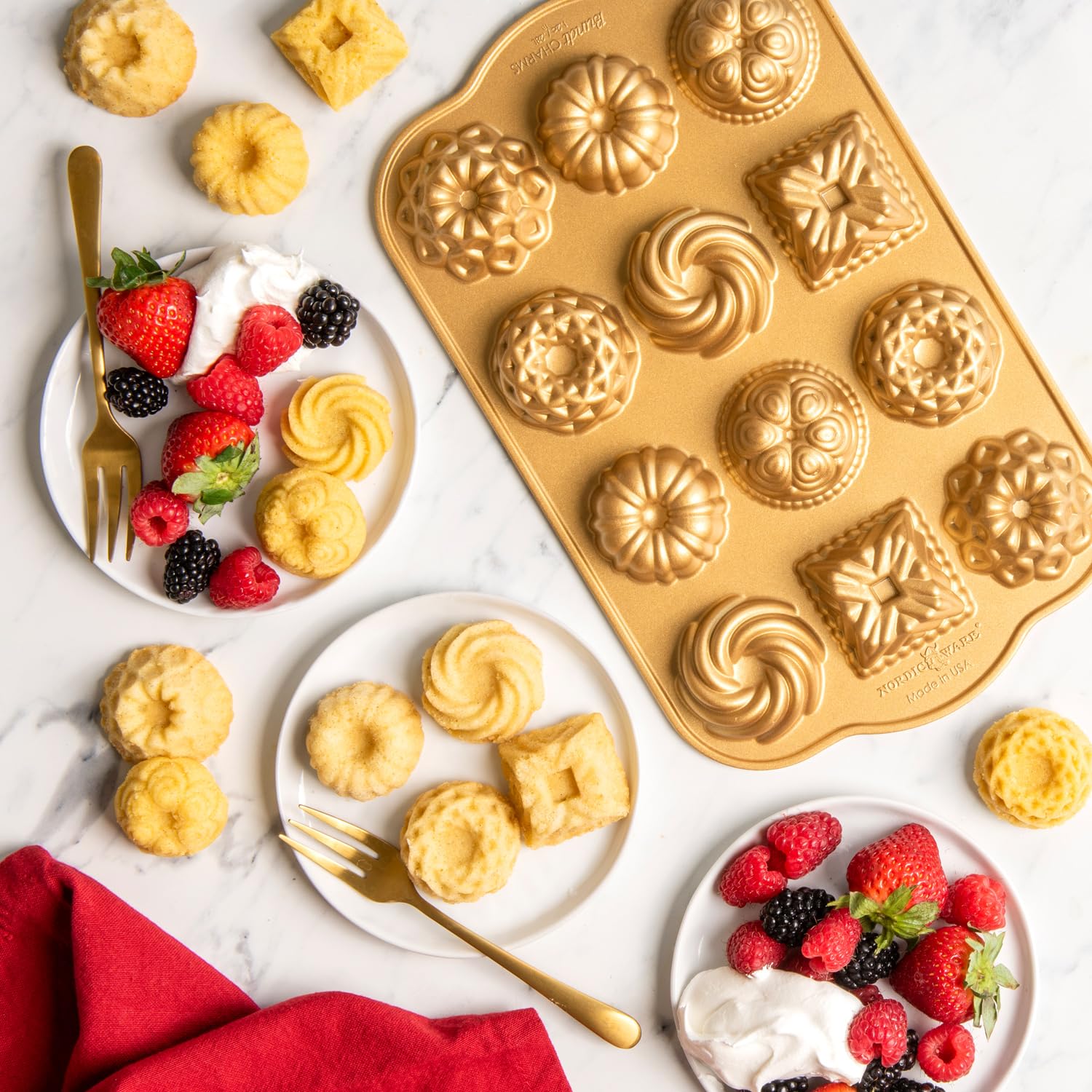 Nordic Ware Bundt Charms Pan ノルディックウエア Mini Bundt Charms Pan | Cast Aluminum Bakeware | Nordic Ware
