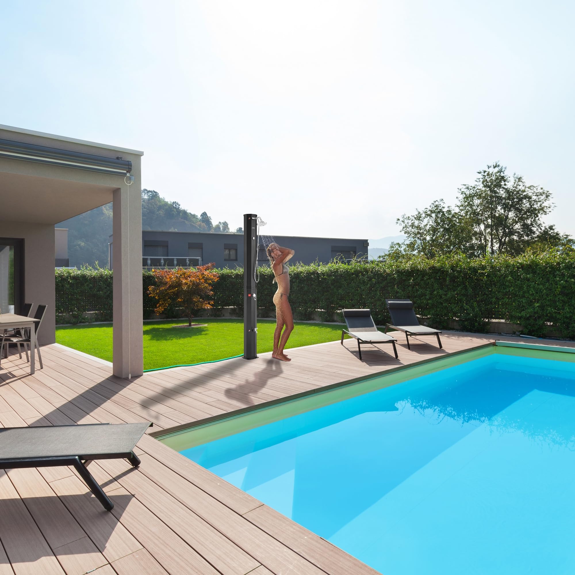 AREBOS Douche Solaire 60 L | avec douchette & thermomètre | température de l'eau jusqu'à 60°C Douche de Piscine Camping | pommeau de Douche Rond | Housse de Protection Incluse | Noir
