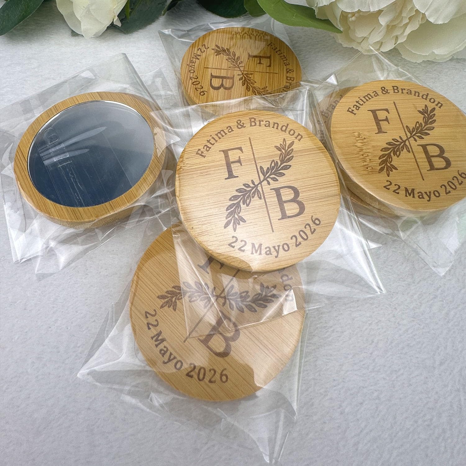 Personalisiertes Holzspiegel-Geschenk, Personalisierter Schminkspiegel, Gravierter Tragbarer Runder Kompakter Taschenspiegel, Brautjungferngeschenke, Trauzeugin, Junggesellinnenabschiedsgeschenke(50 p