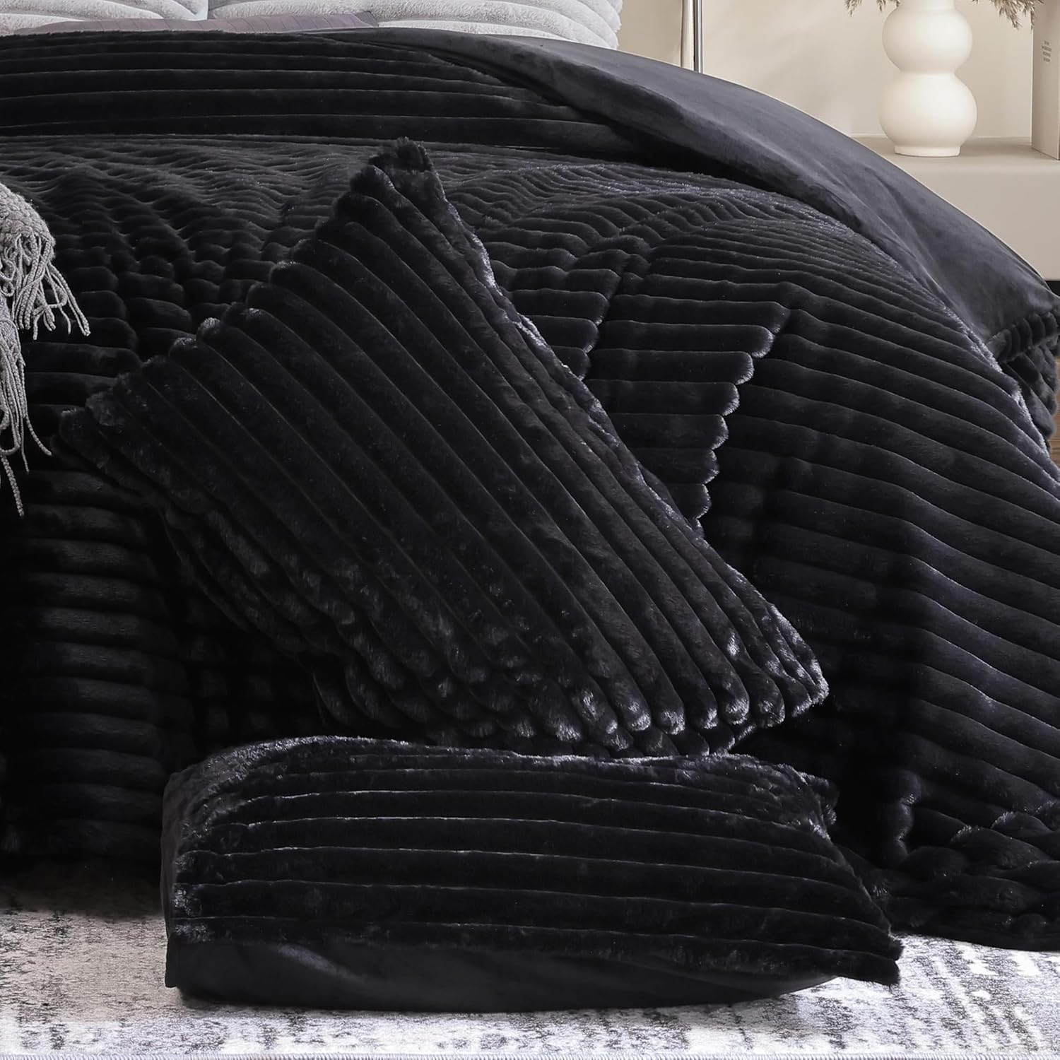 weigelia Black Comforter Queen Set – Ultra Soft Plush Fleece Black Bed Set, Fluffy Warm Luxury Bedding Comforter with 2 Pillowcases, Cozy Heavy Warm Bed Set for Winter - Image 3
