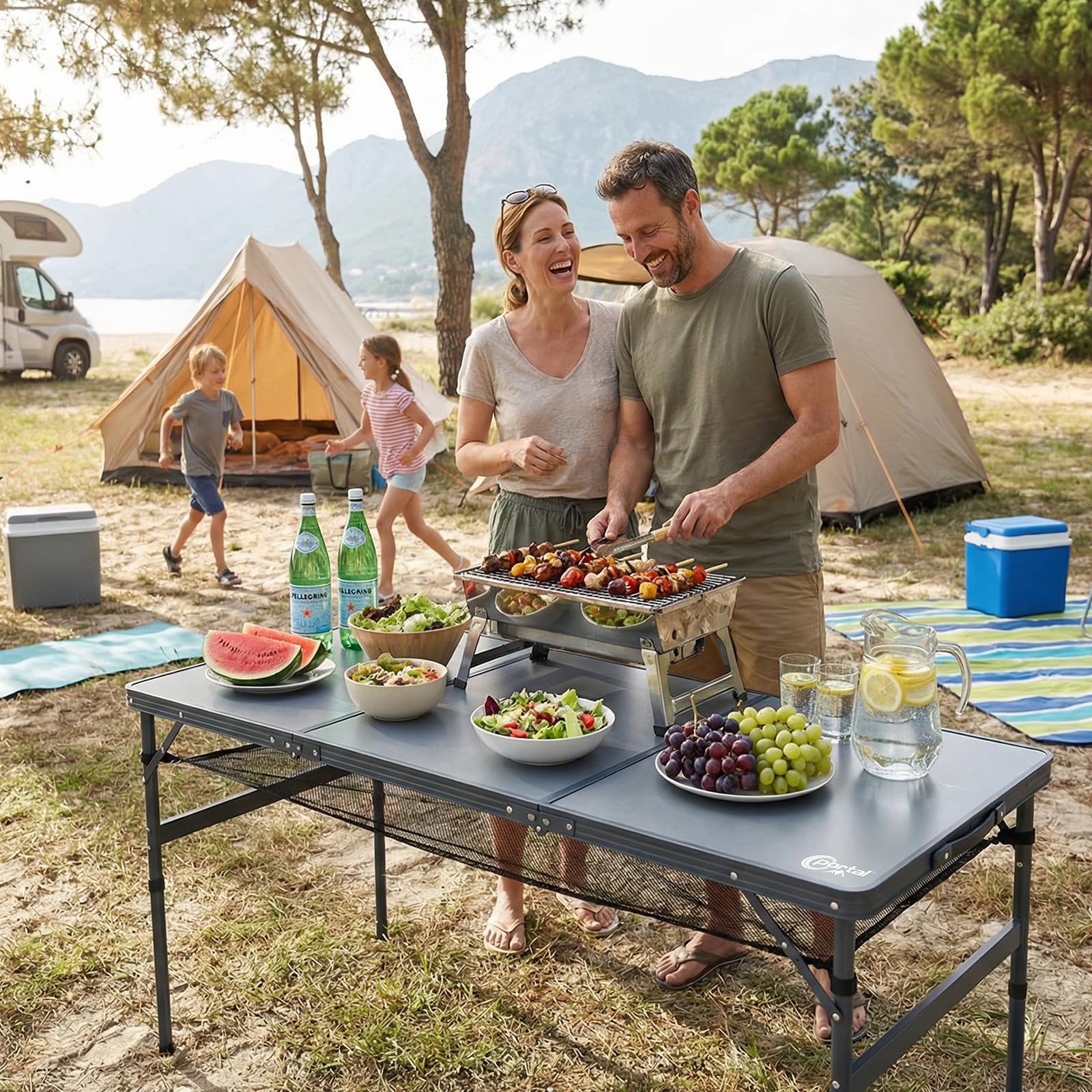 Portal Faltbarer Campingtisch 150x60cm Höhenverstellbar Robuster Klapptisch mit Tragegriff & Ablagenetz Platzsparender 3-Fach Falttisch inkl. Tasche Ideal für Garten, Party, BBQ & Outdoor
