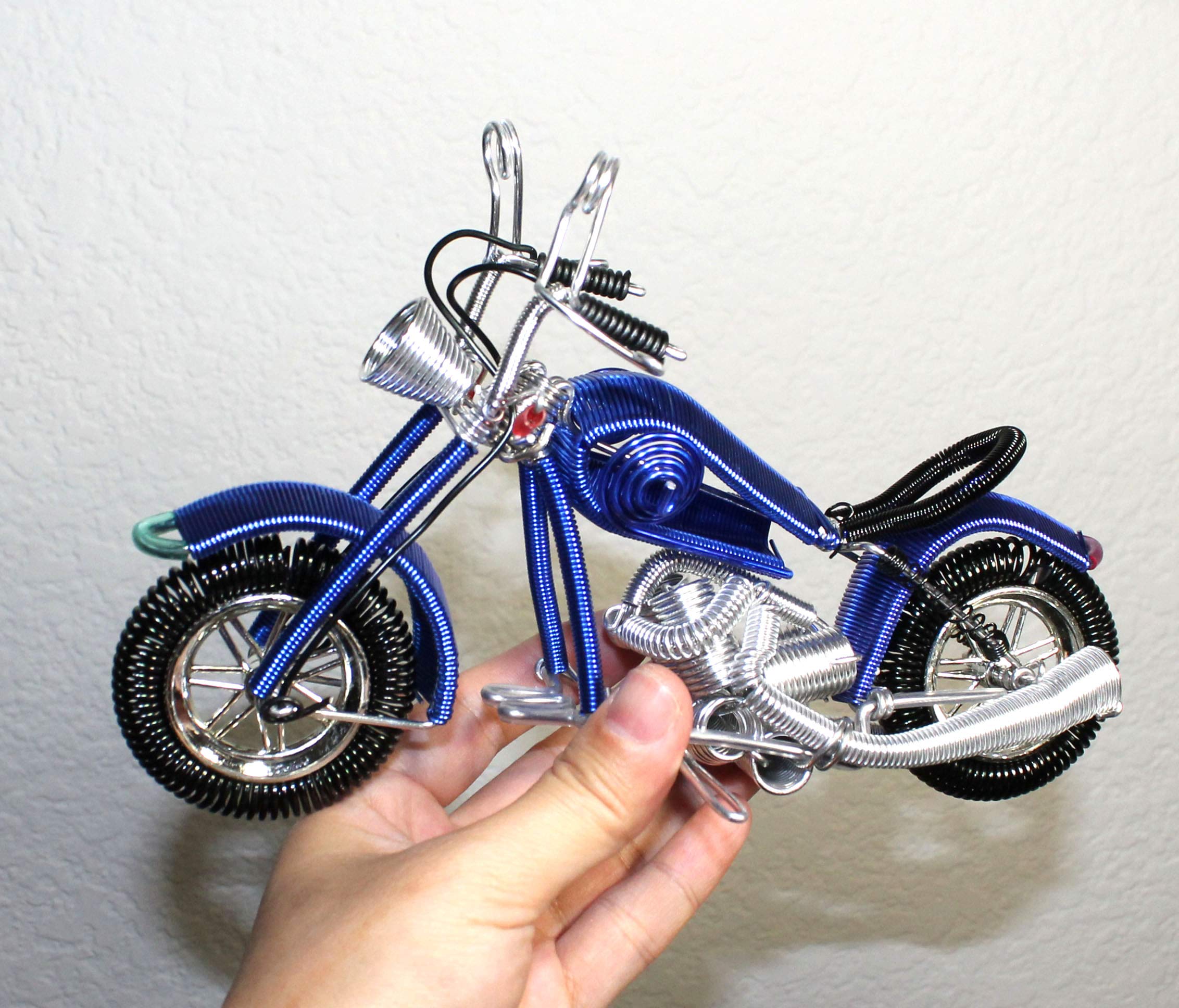 Miniatura De Motocicleta De Metal Reciclado - Figura Artística Coleccionable, Ideal Como Decoración De Escritorio O Regalo Para Moteros