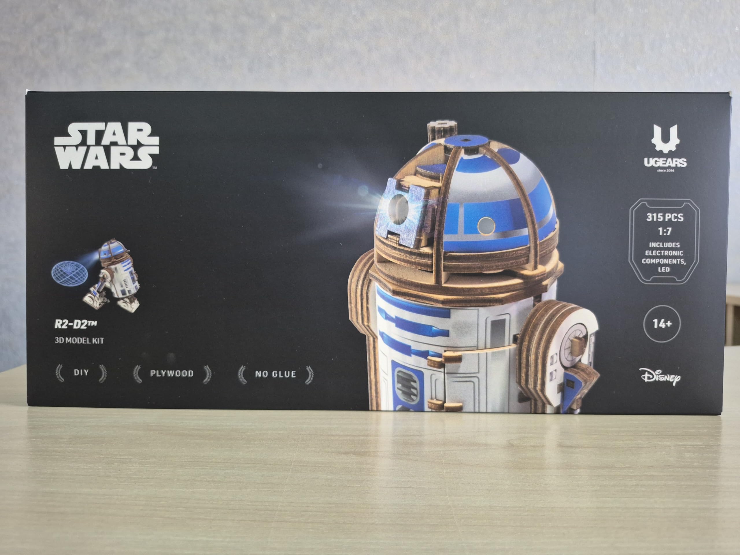 UGEARS Star Wars ™ R2-D2 ™ - Puzzle 3D, maquetas para Construir Adultos, Kit Manualidades Adultos, maquetas para Montar, Puzzle Madera, modelismo, Figuras Star Wars, r2d2 La Guerra de Las Galaxias