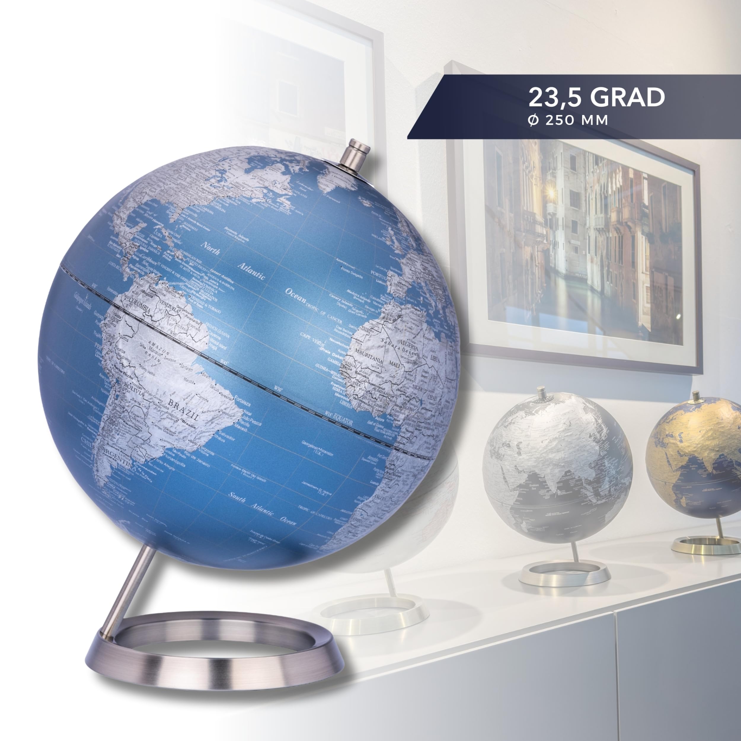 TROIKA Globus 23,5 GRAD matter Globus tiefblaue Meere & silberfarbene Landflächen Ø 25 echtes Kartenrelief verchromter Metallfuß in gebürsteter Optik, weicher Filzboden