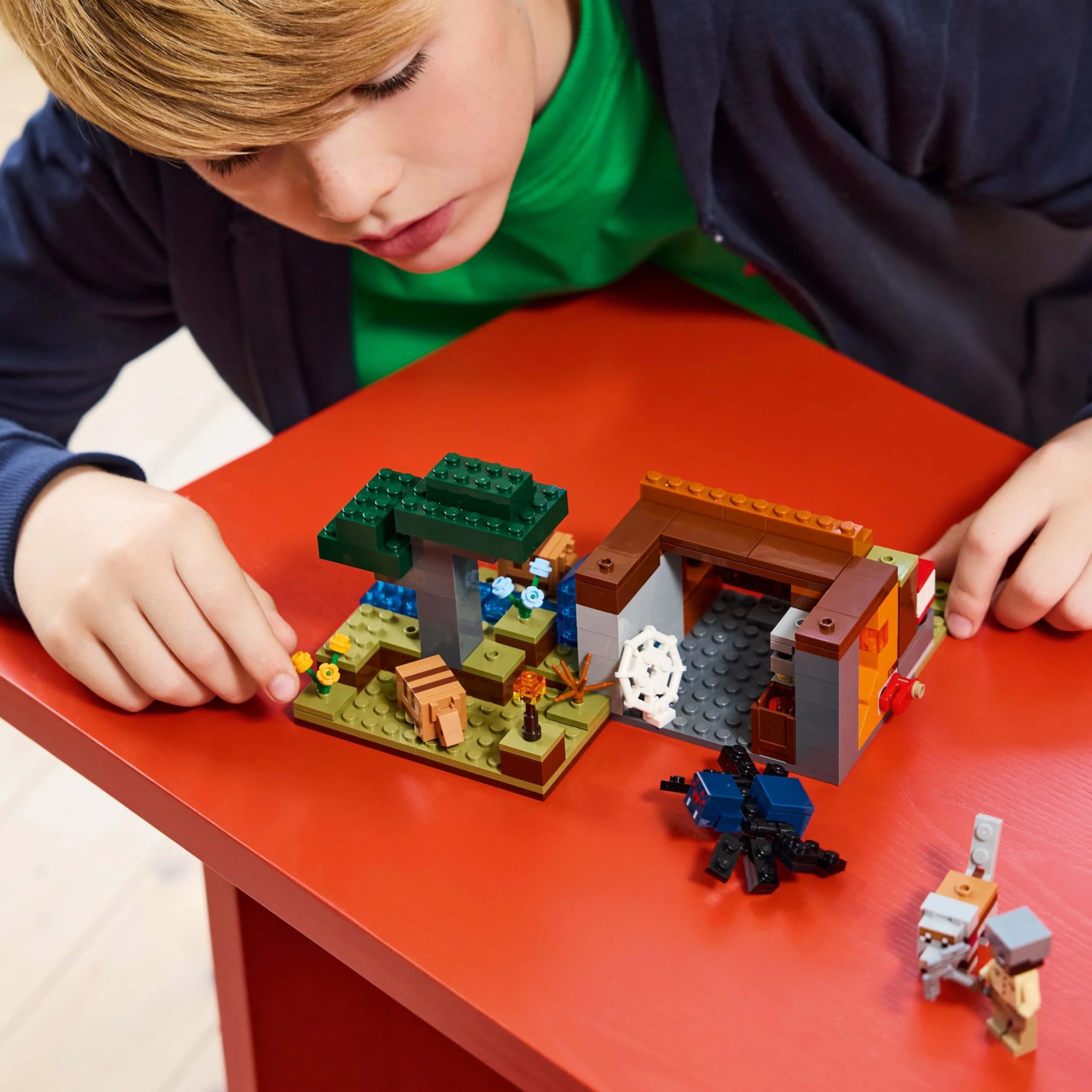 LEGO Minecraft Wyprawa do pancernikowej kopalni 21269 | zestaw Minecraft, zestaw ze zwierzętami, prezent dla fana Minecrafta 8+, 247 elementów