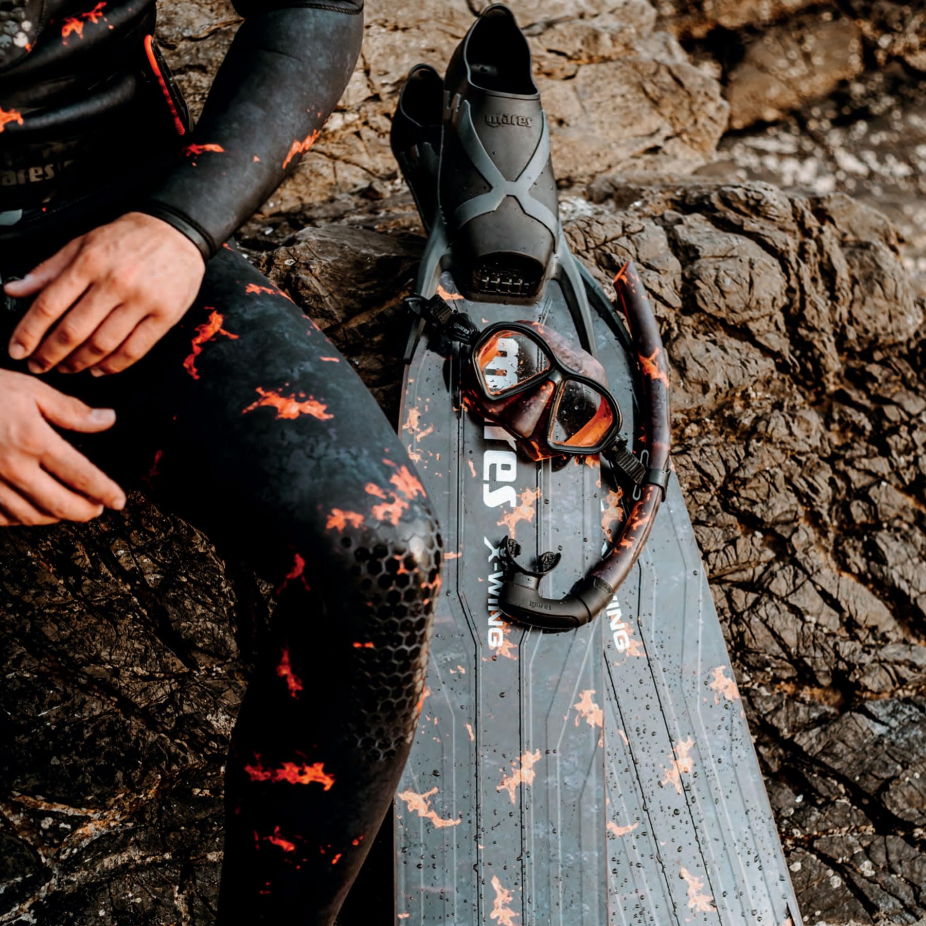 MARES X-Wing Pro - Aletas de lava unisex para adultos (420425), ligeras, ajustables, versátiles, con bolsillo avanzado para el pie completo y hoja de elastómero duradera