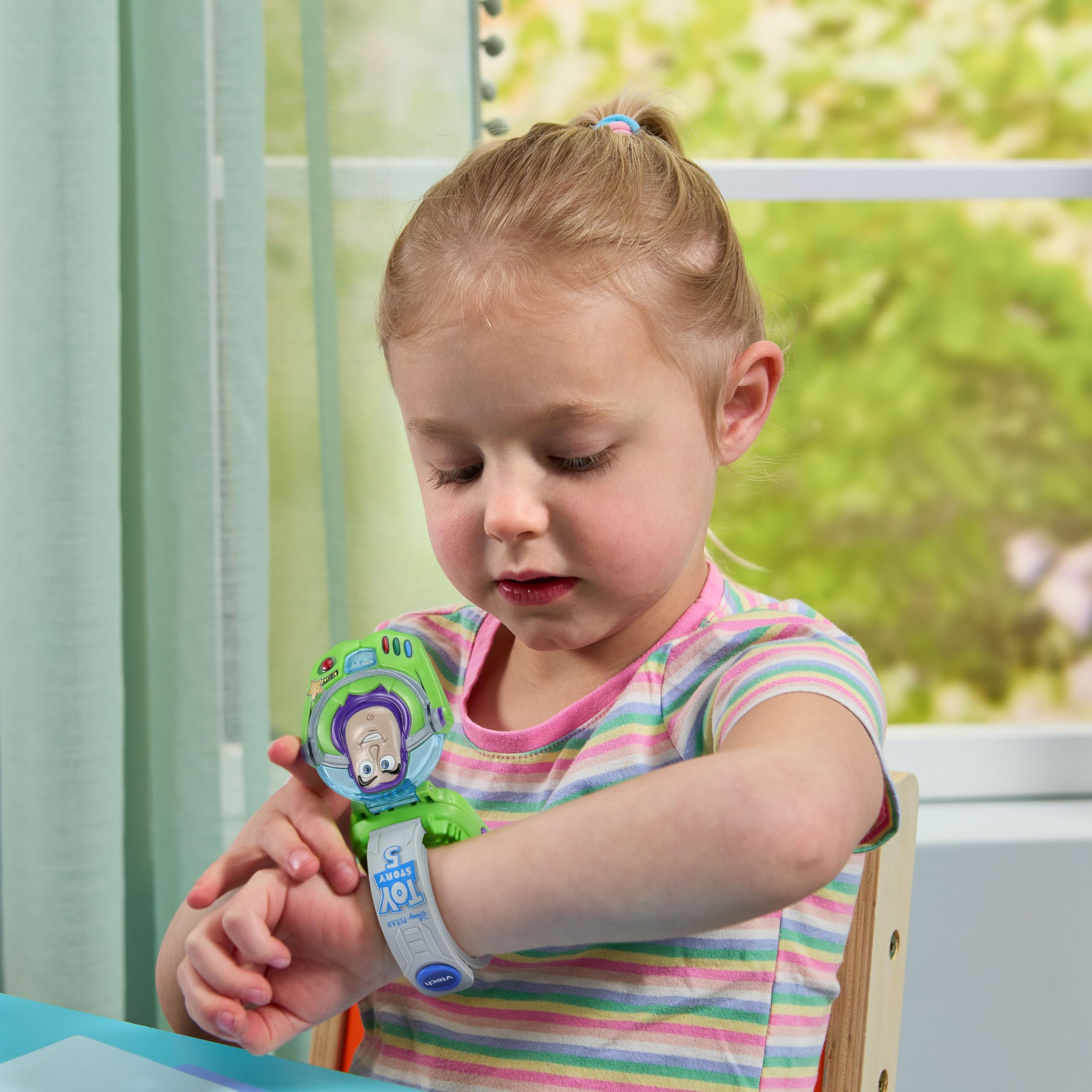 VTech - Toy Story 5, L'Orologio da Gioco educativo di Buzz - Orologio Toy Story con Schermo Animato, Cinturino Regolabile, 10 quadranti, 4 Giochi - Buzz la Luce parlante - Regalo per Bambini dai 3