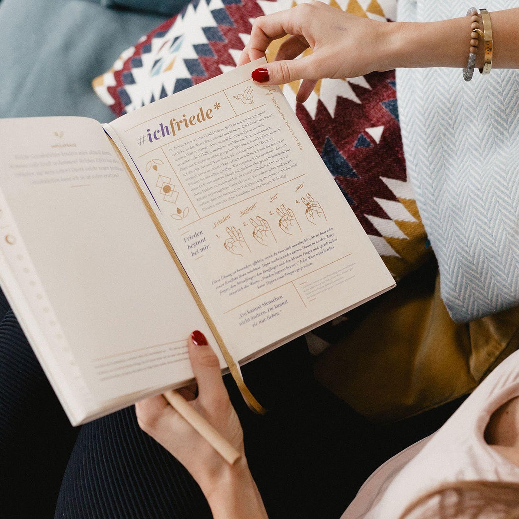 Rise Up & Shine Journal 2026: Entdecke mit diesem Journal deine Schöpferkraft, entfalte dein Potenzial und erschaffe dein außergewöhnliches Leben. Das ... der Bestseller-Autorin Laura Malina Seiler