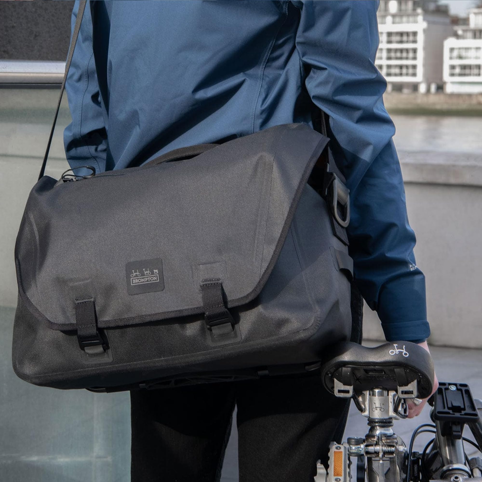 Amazon.co.jp: Brompton Metro 防水バッグ ラージ – 20L
